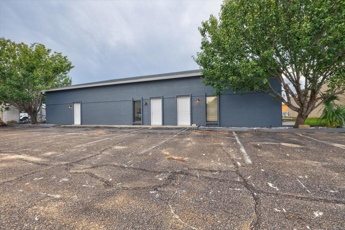 10 Commerce Drive