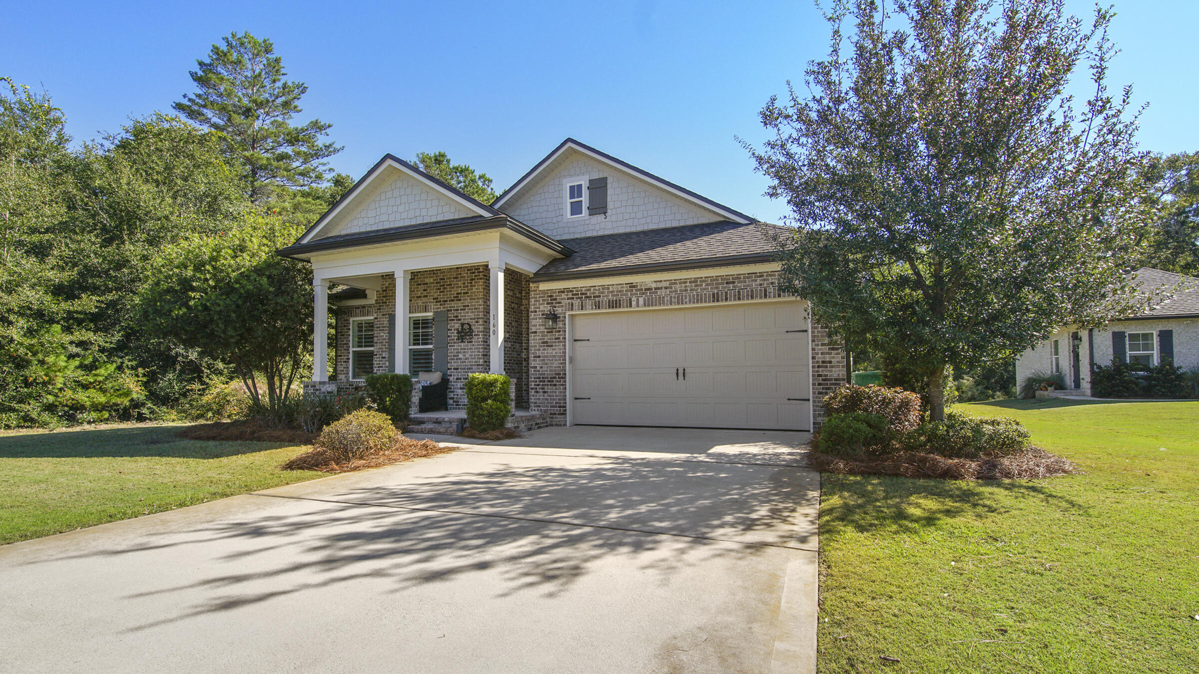 160 Autumn Avenue