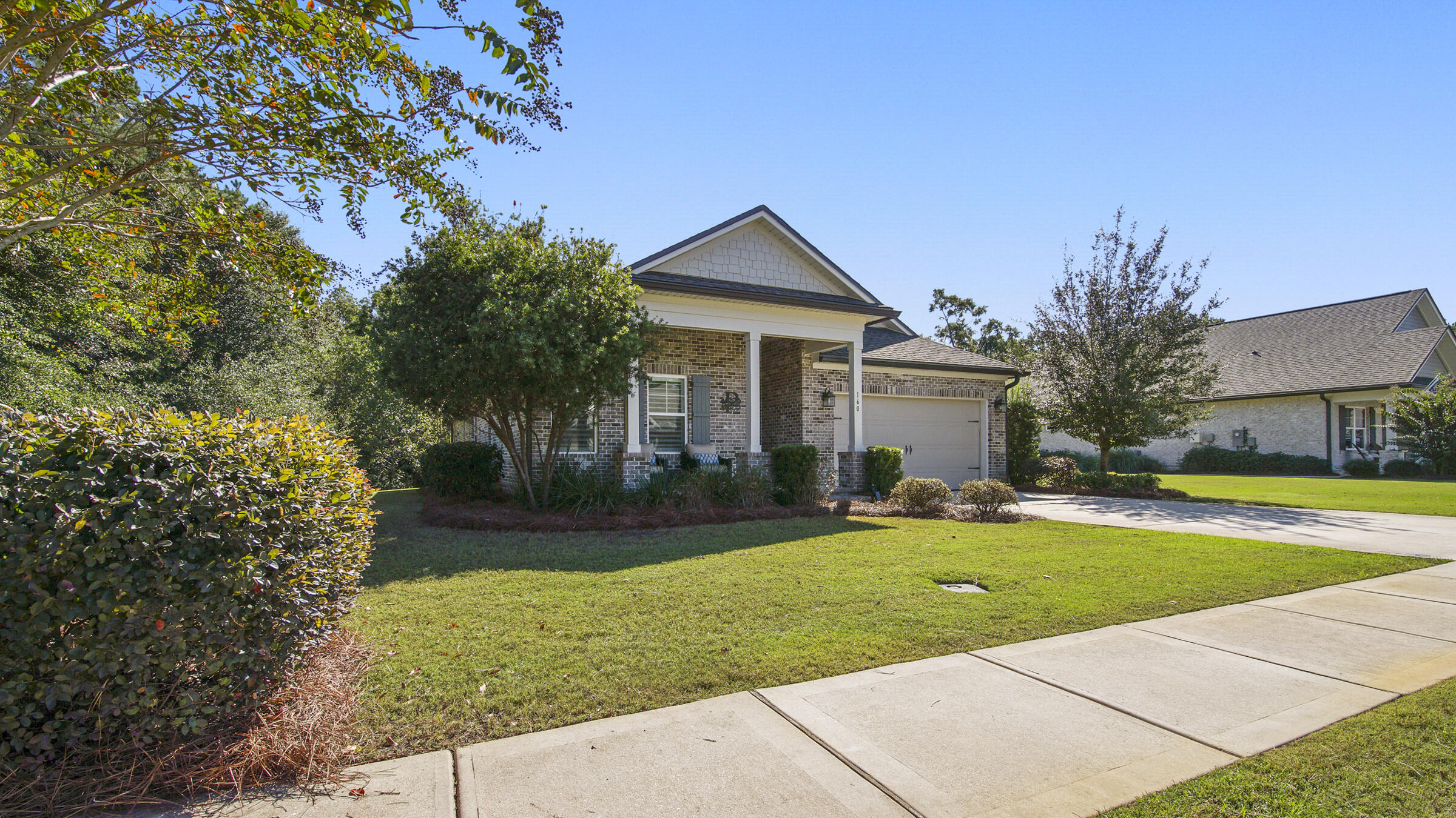 160 Autumn Avenue