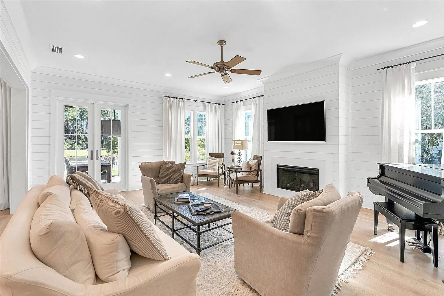 239 Sandchase Circle Circle