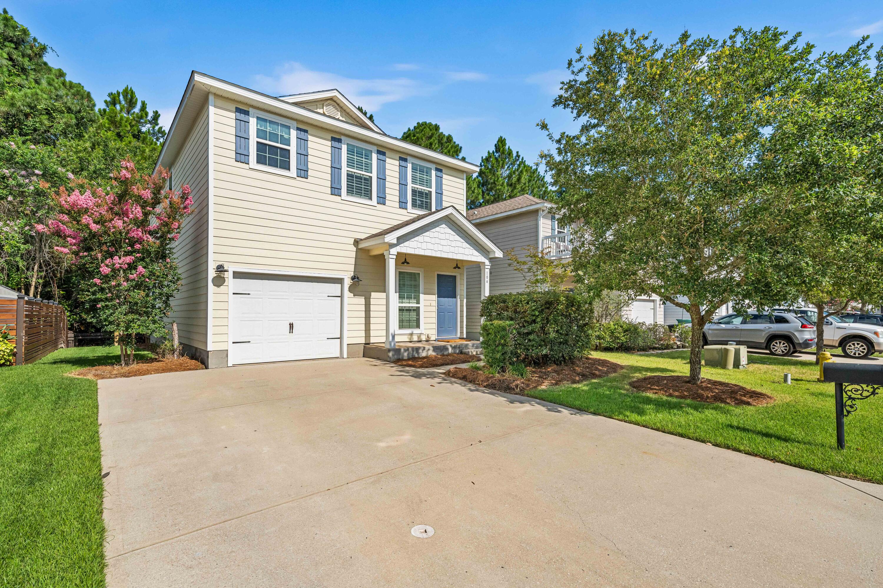 104 Mosaic Oaks Circle