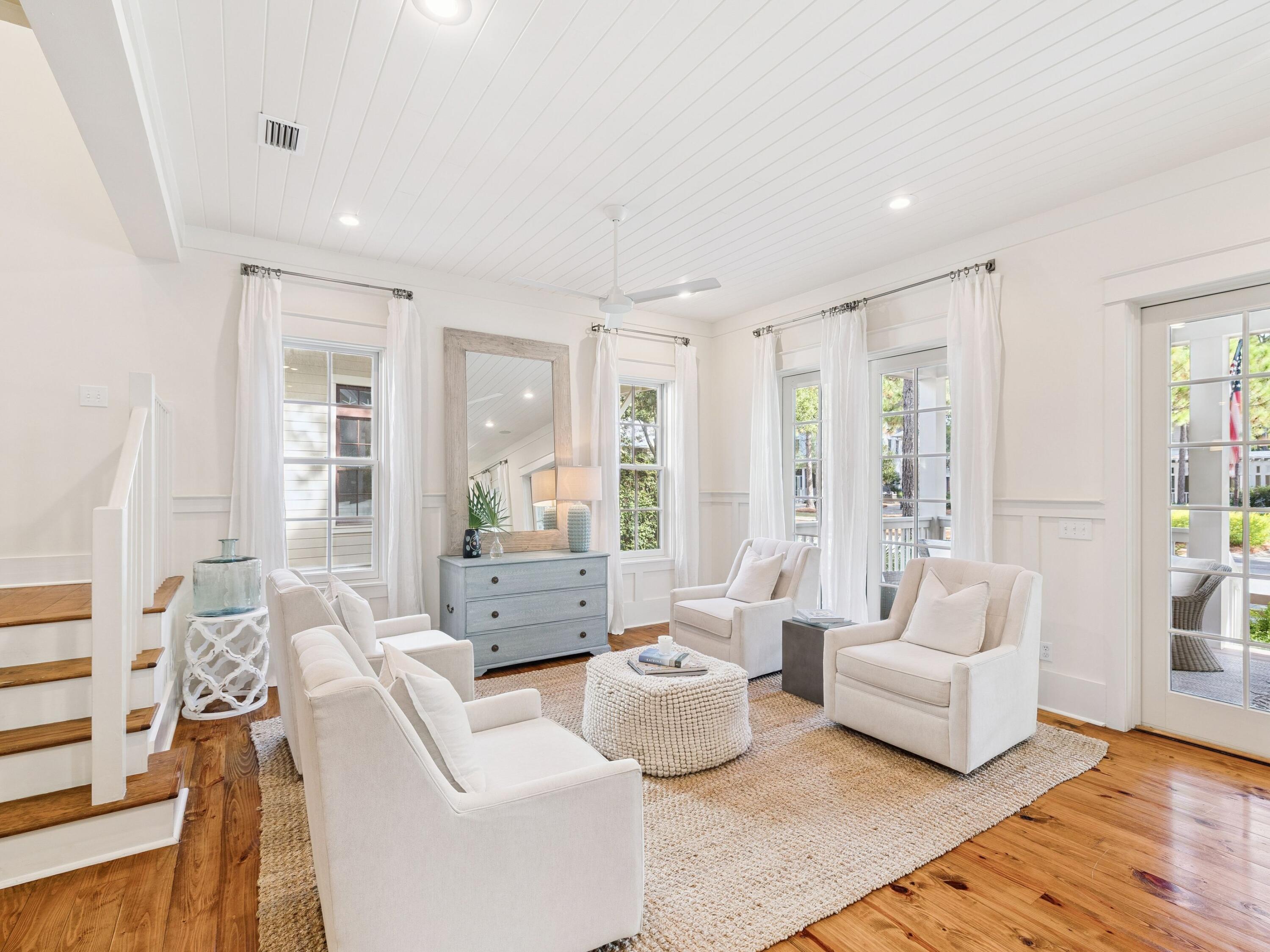 235 W Lake Forest Drive