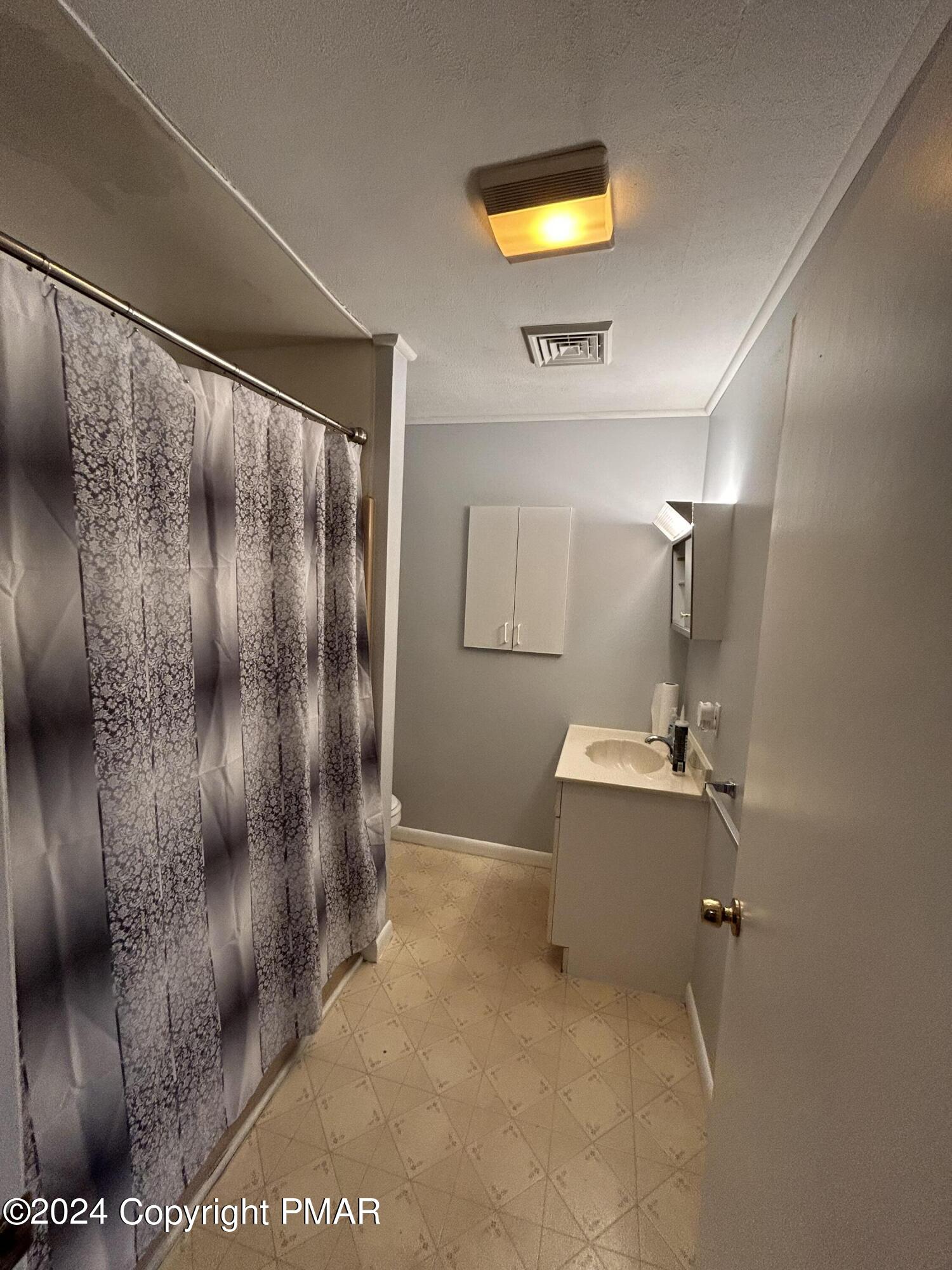 7084 Route 209, Apt A