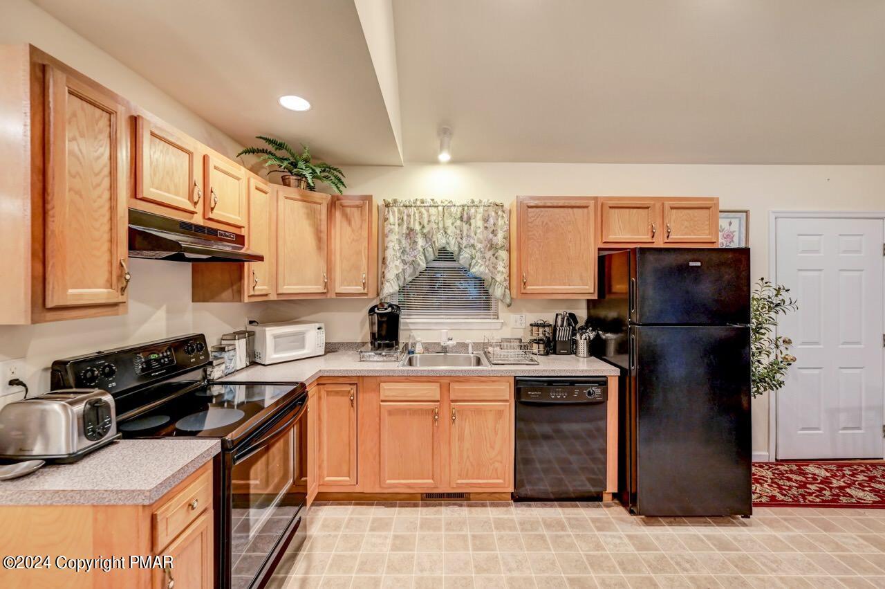 11 Locust Lane