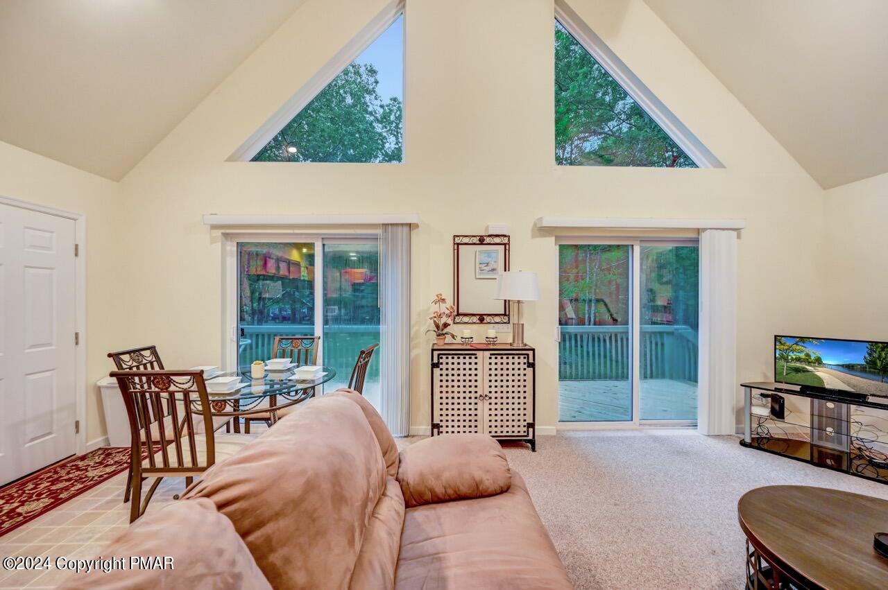 11 Locust Lane