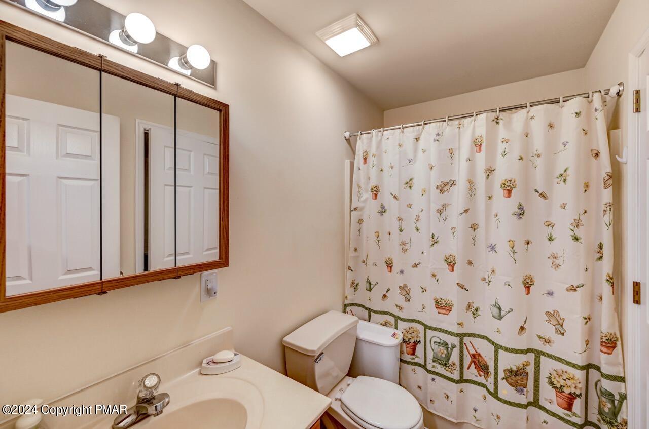 11 Locust Lane