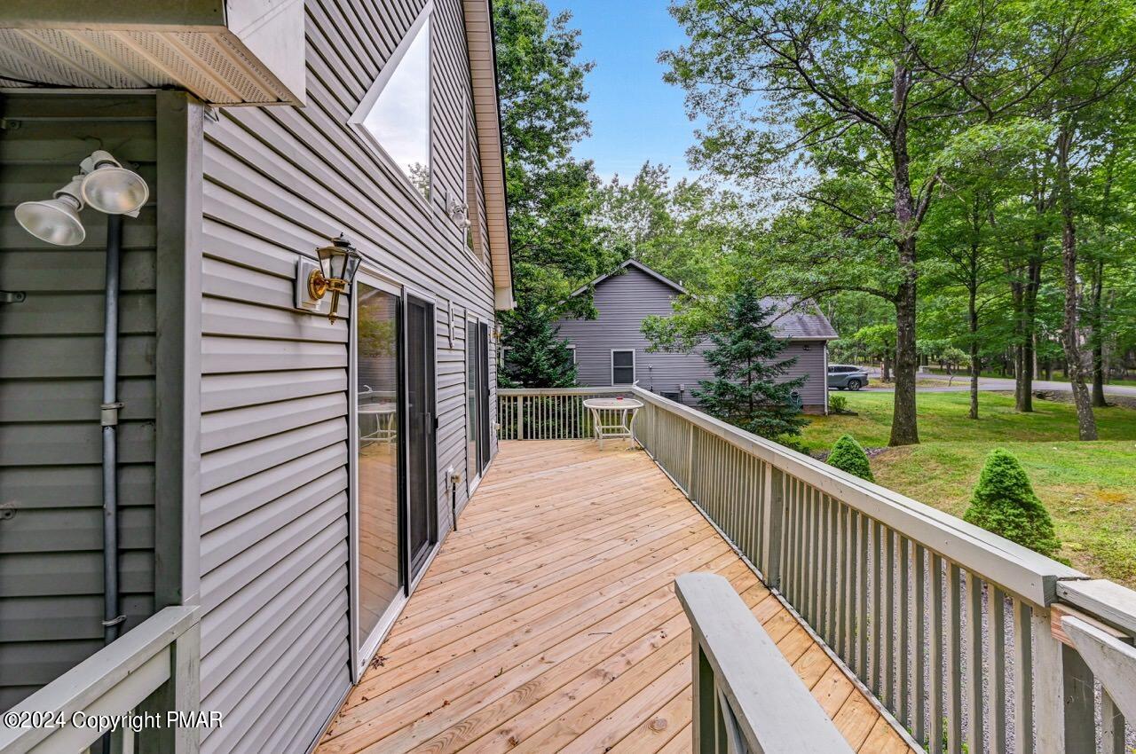 11 Locust Lane