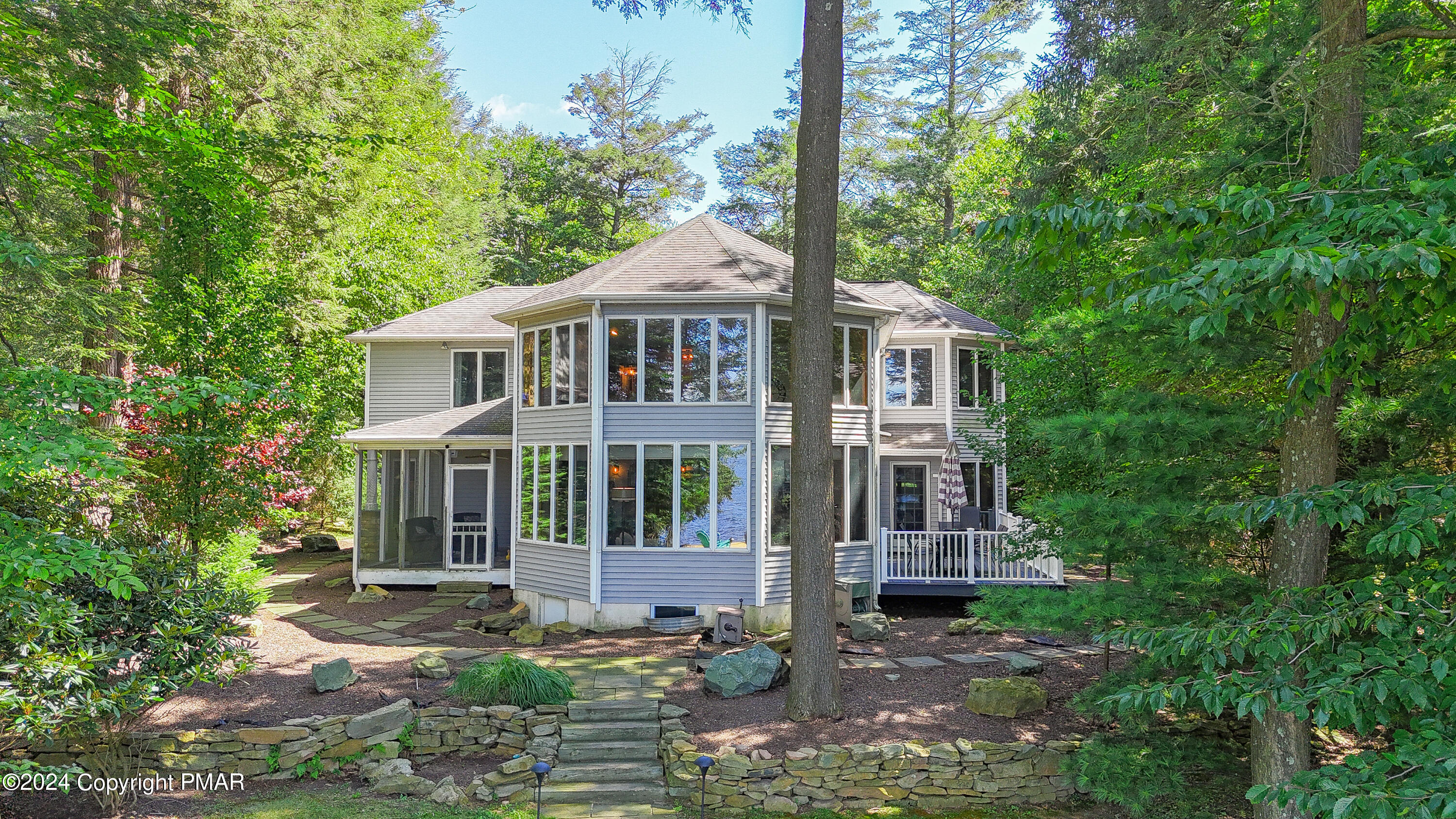 18 Longfellow Circle