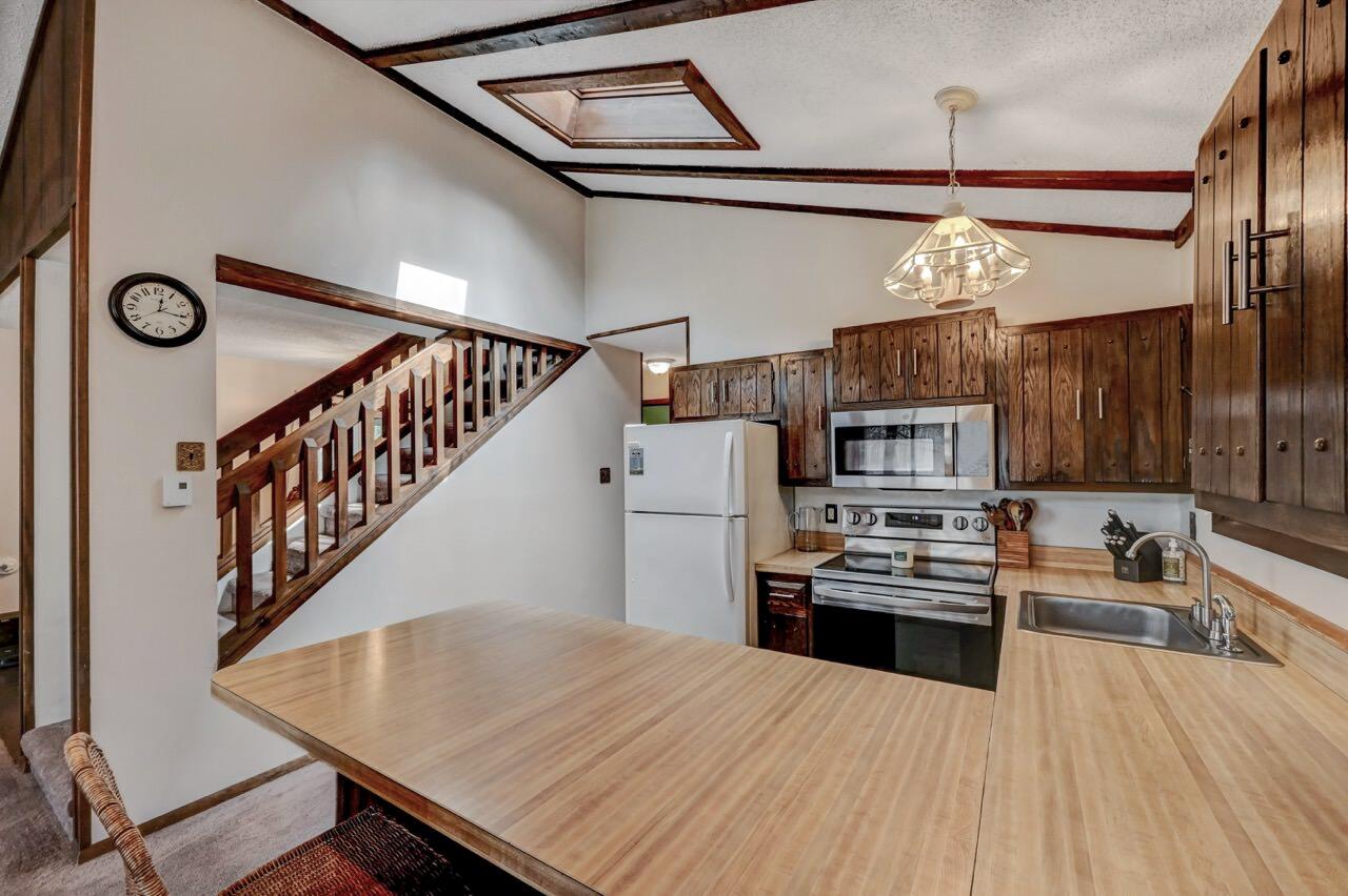 916 Old Stage Road