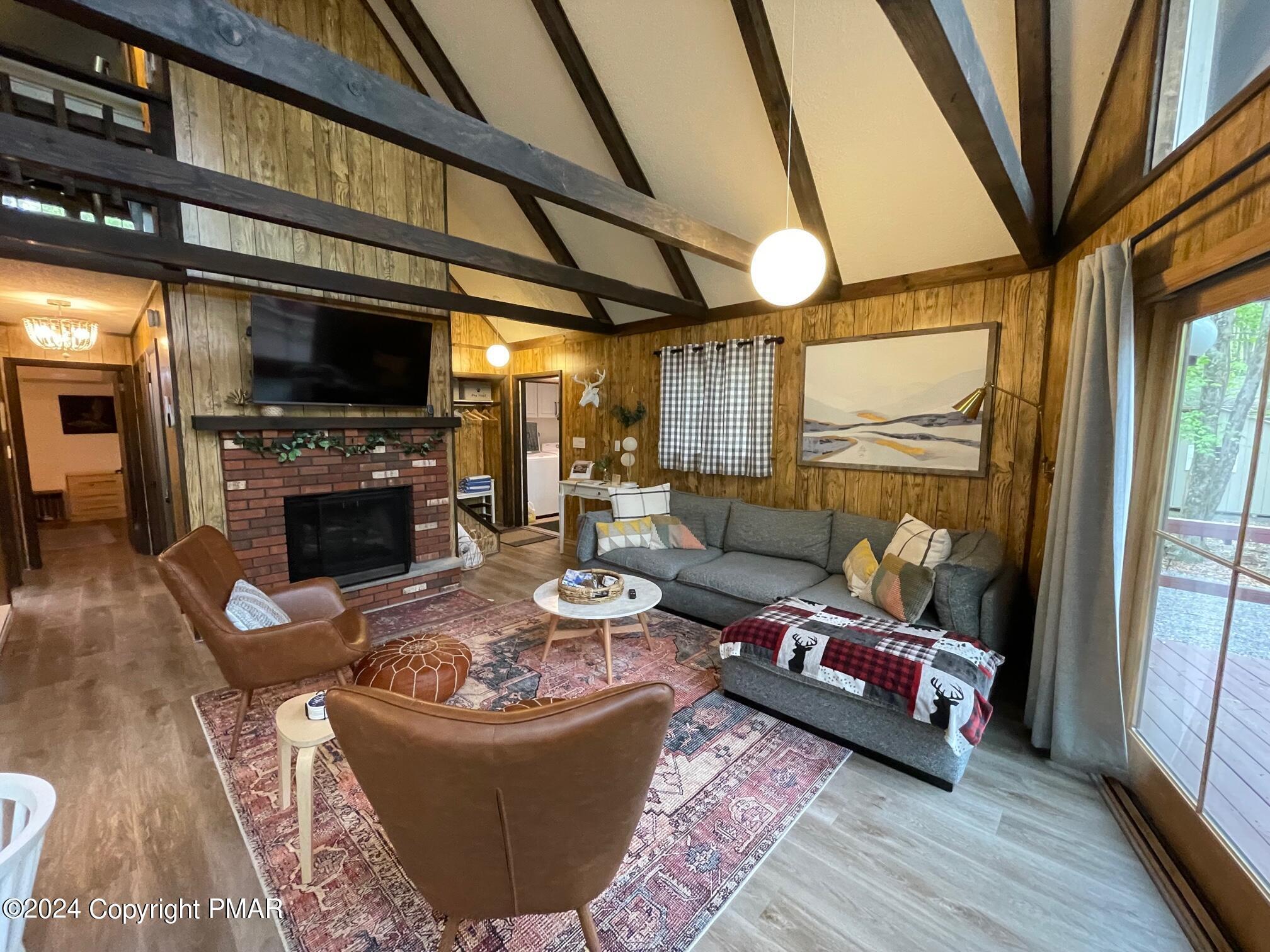 7 Spencer Lane