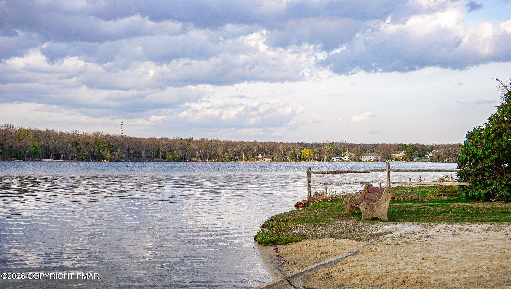 Mountain View View, Mountain View Dr