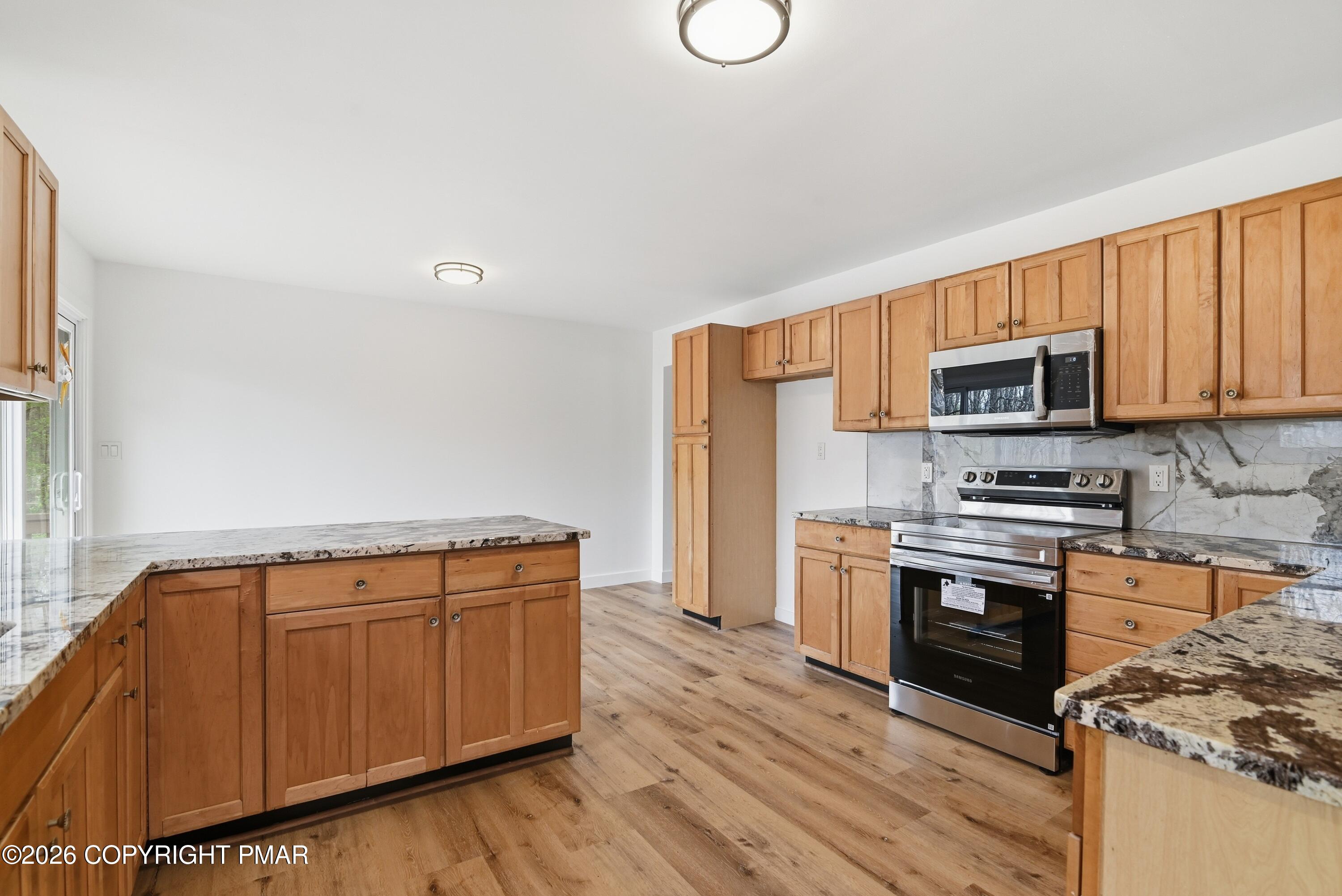 8749 Kings Way