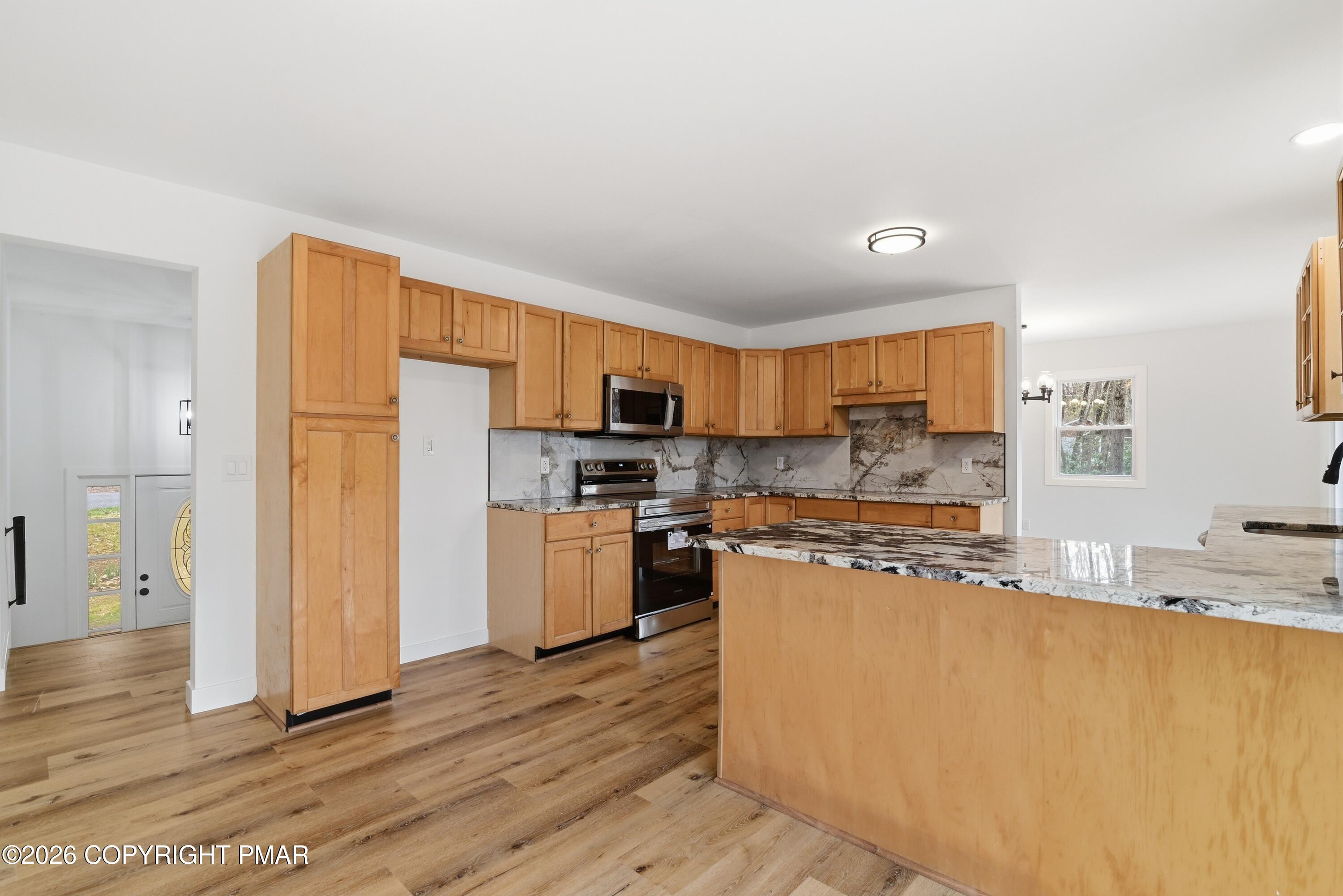 8749 Kings Way