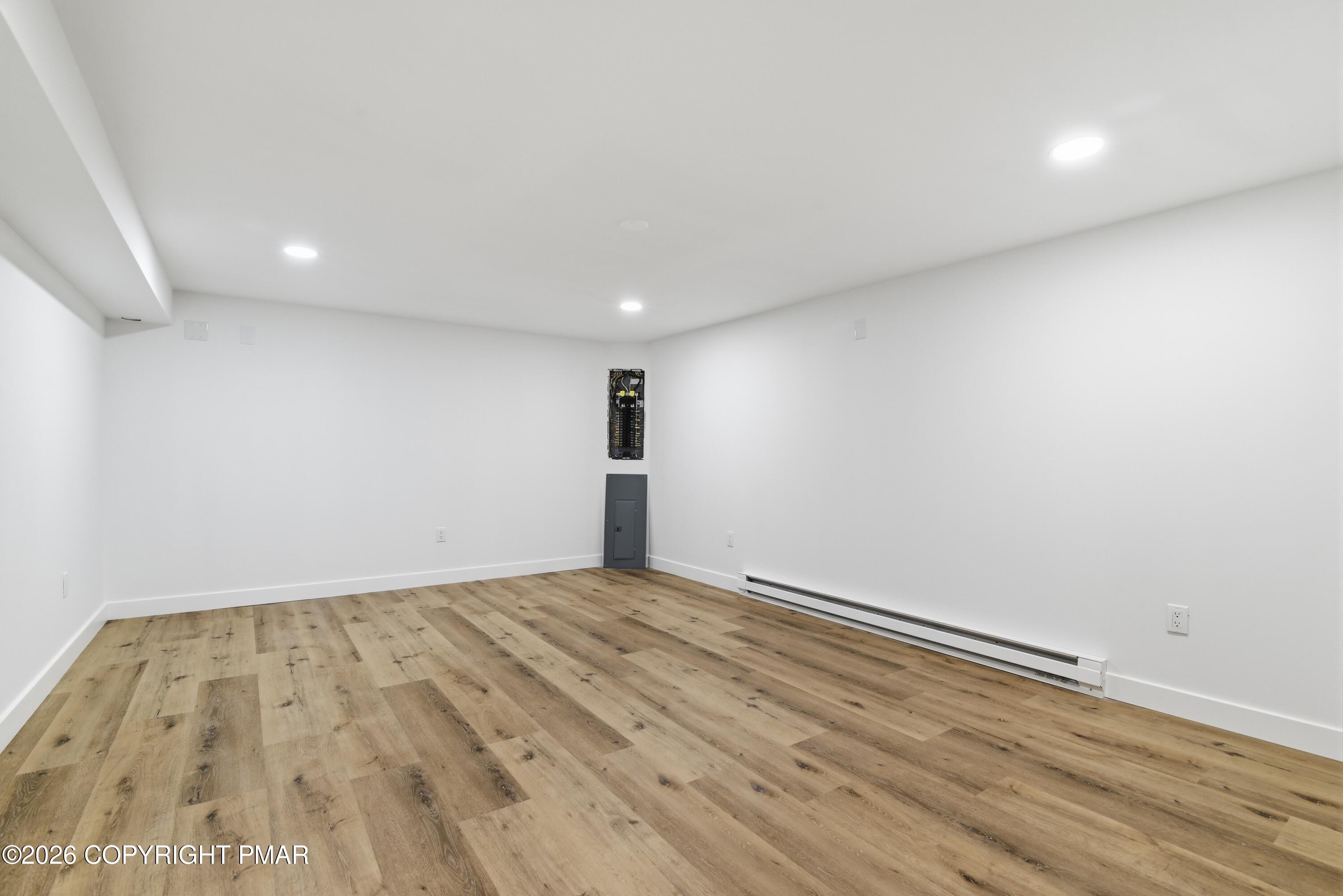 8749 Kings Way