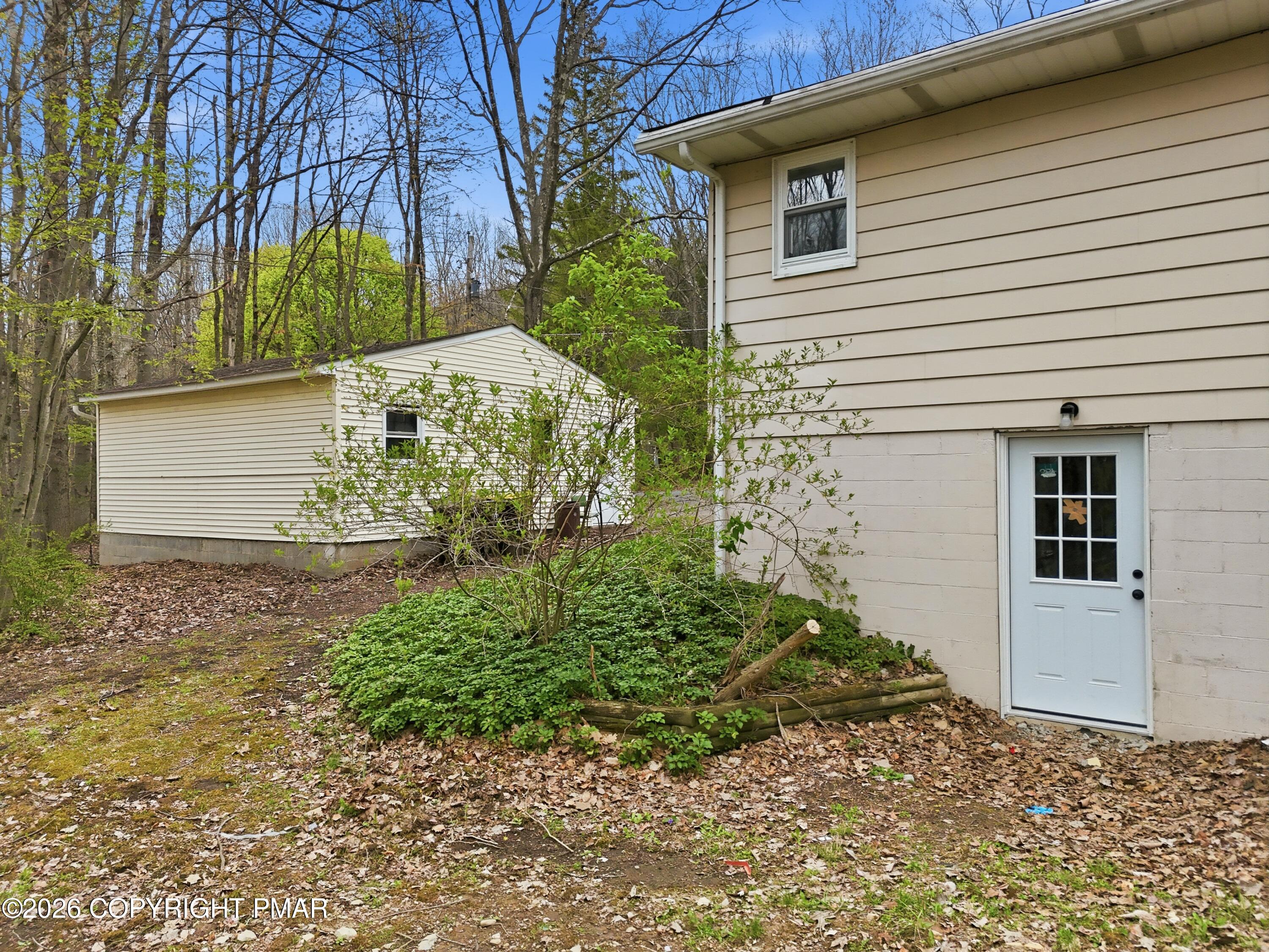 8749 Kings Way