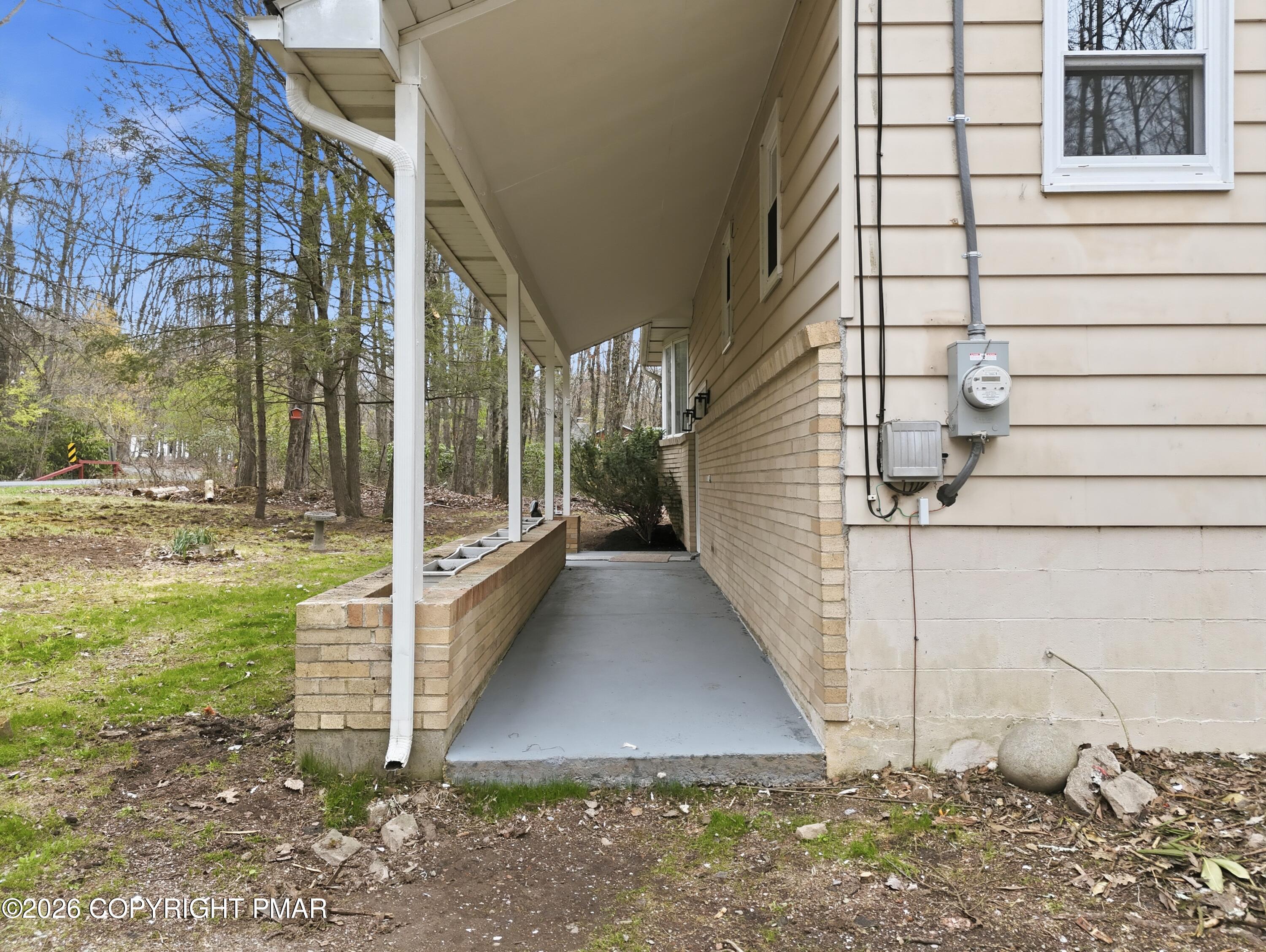 8749 Kings Way