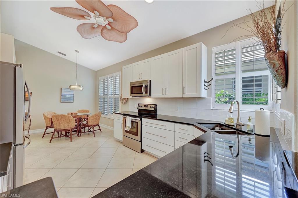 1805 Winding Oaks WAY