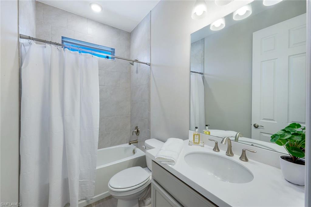 28086 Captiva Shell LOOP