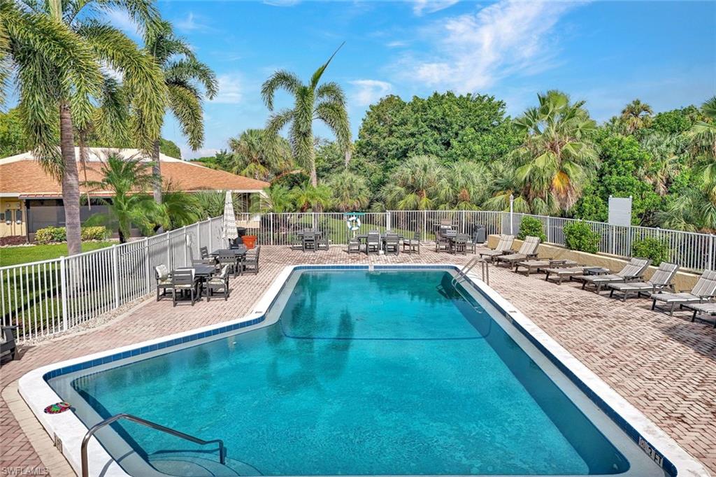 955 Palm View DR 307