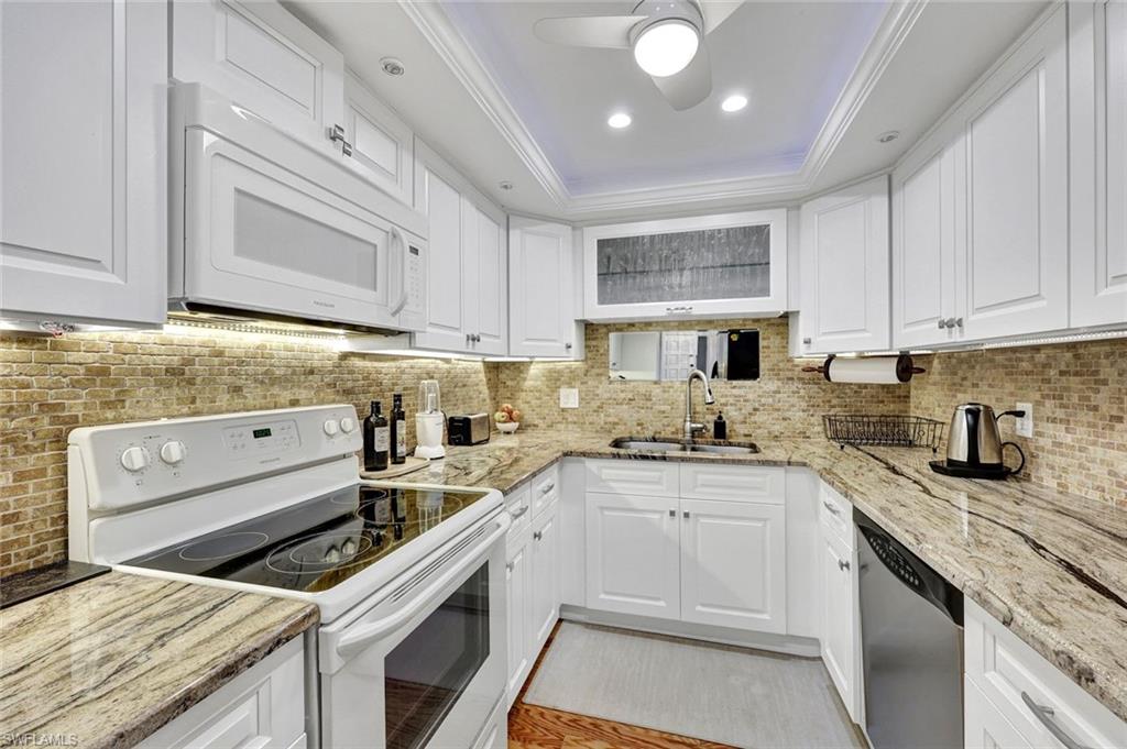 955 Palm View DR 307