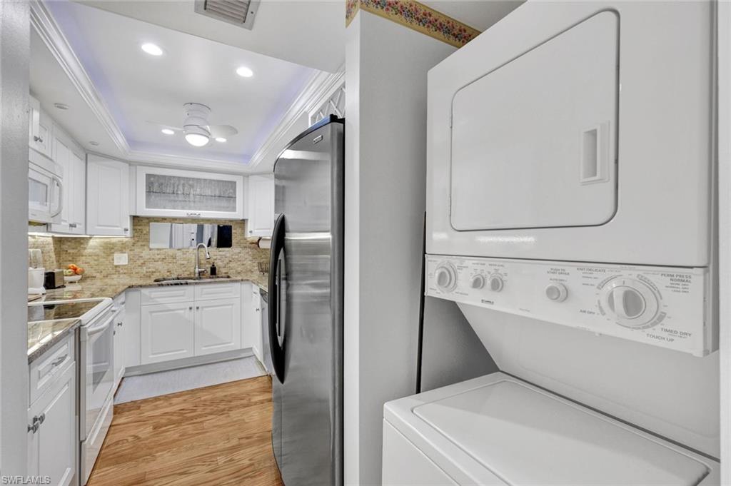 955 Palm View DR 307
