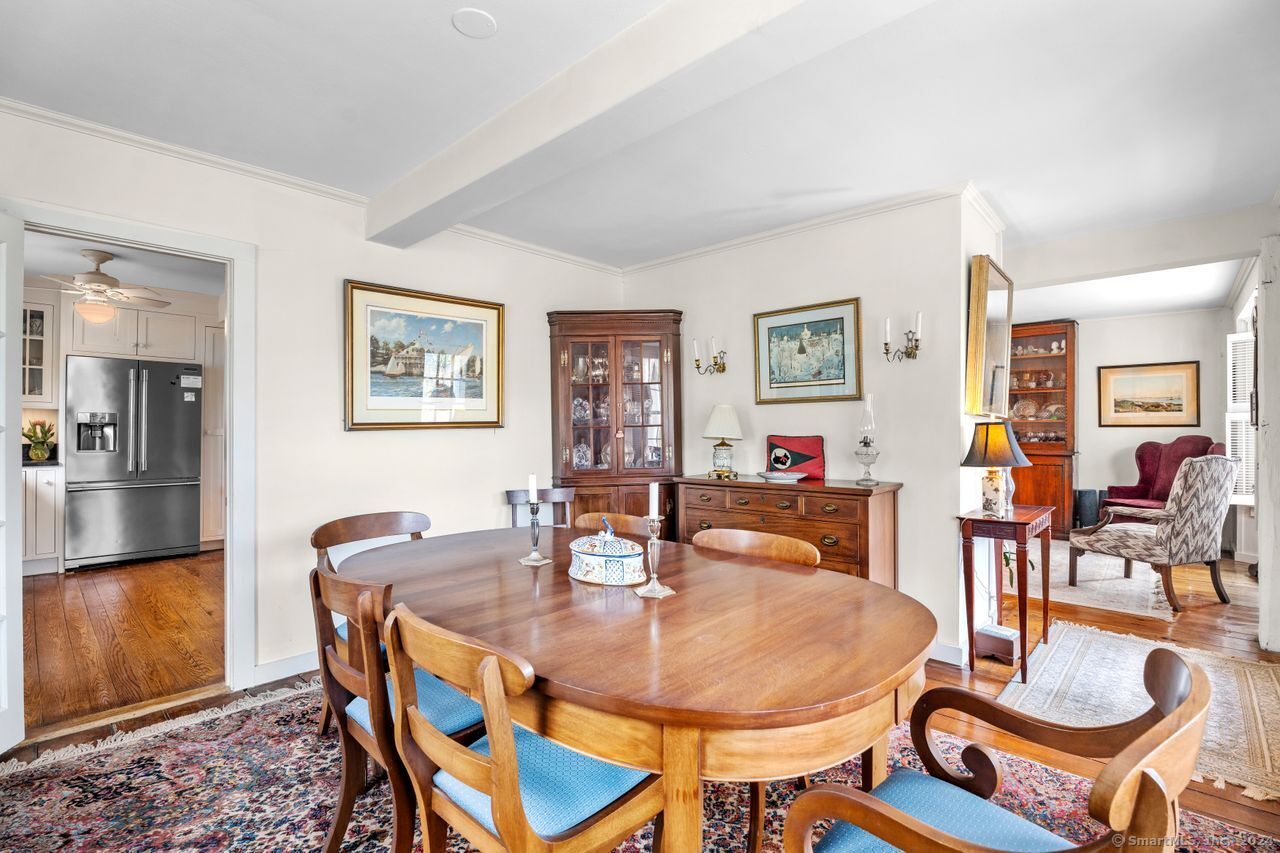 11 West Avenue