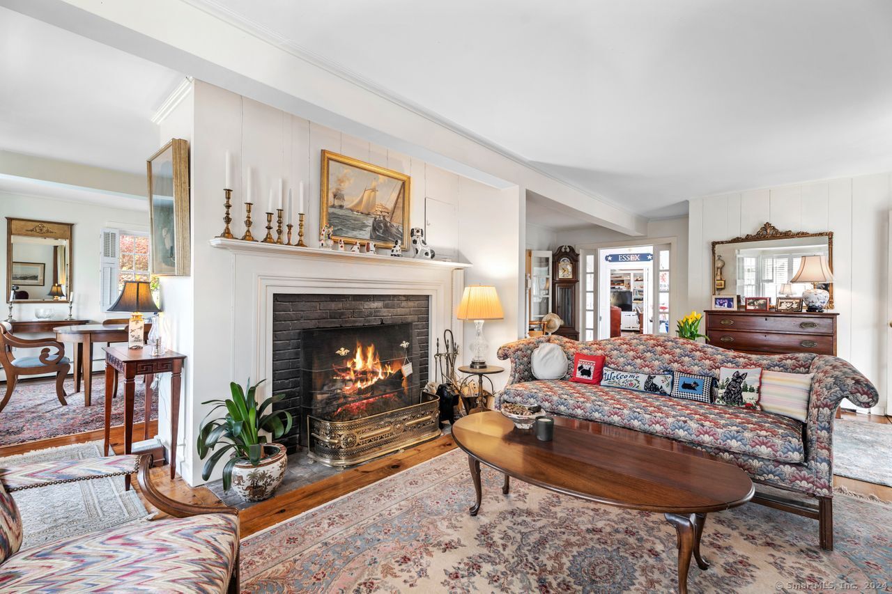 11 West Avenue