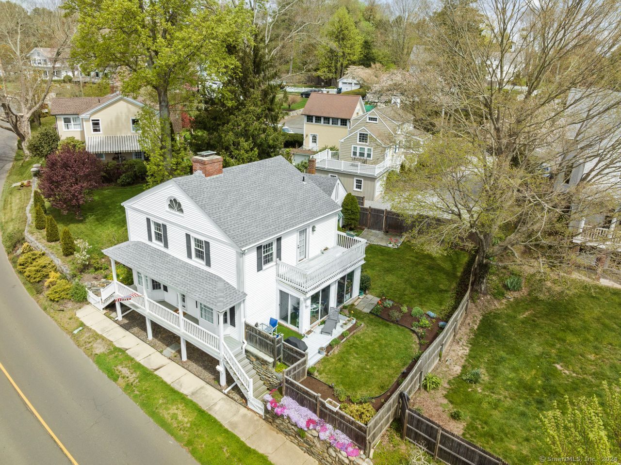 11 West Avenue