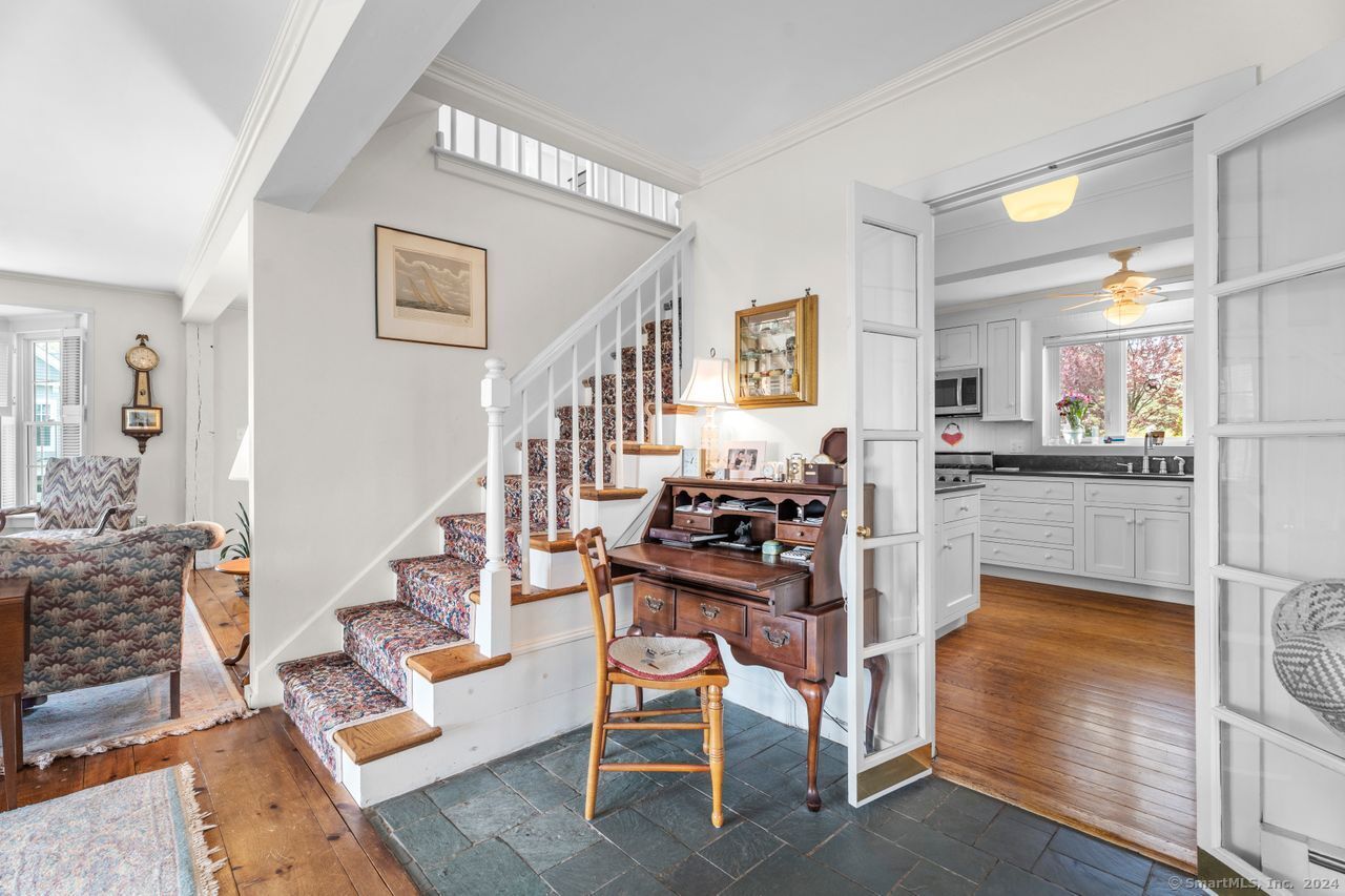 11 West Avenue
