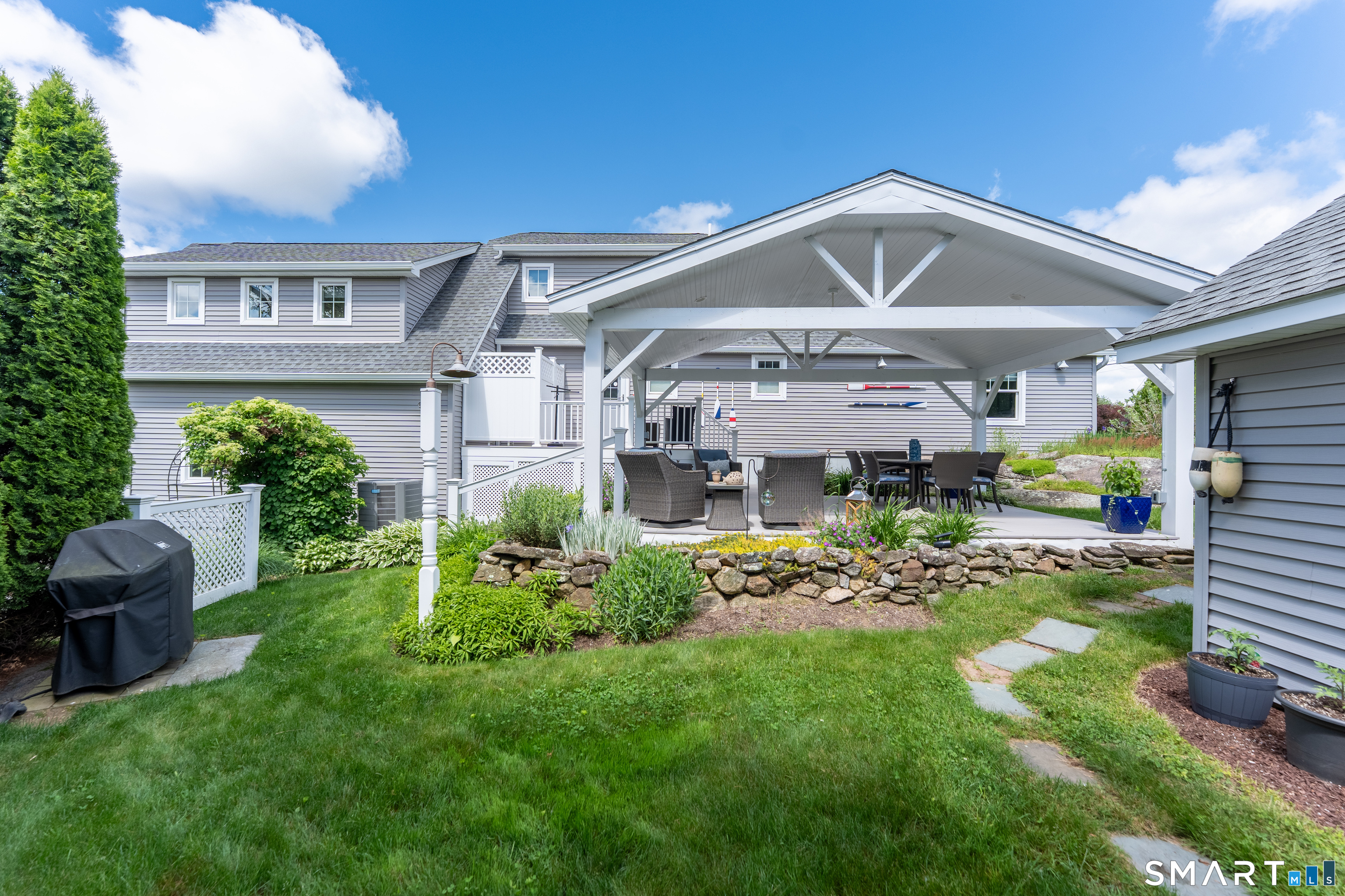 8 Owaneco Trail
