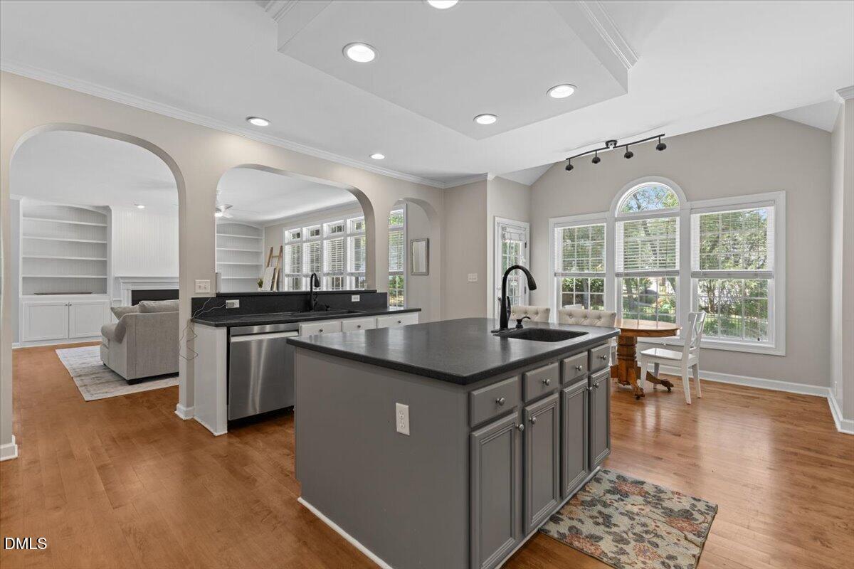 2817 Crystal Oaks Lane