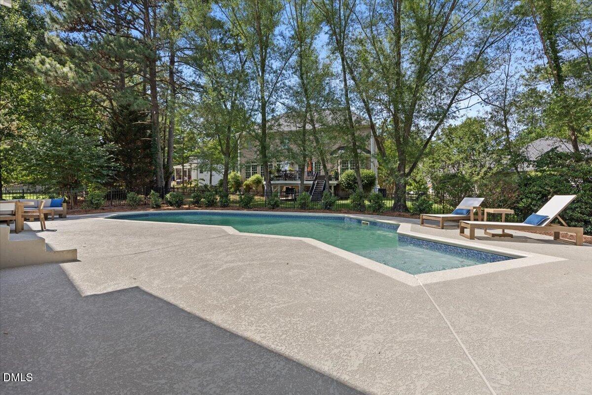 2817 Crystal Oaks Lane