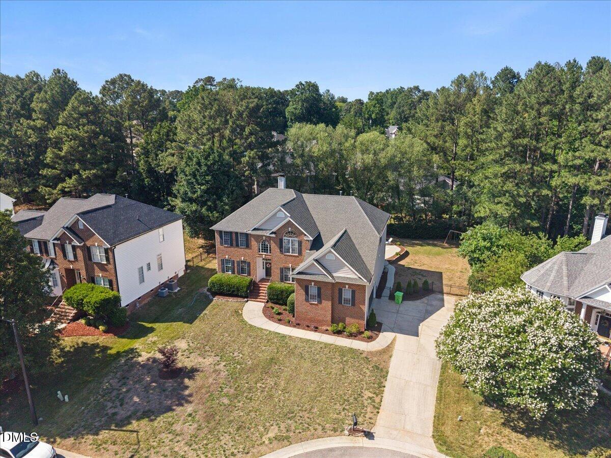 2817 Crystal Oaks Lane