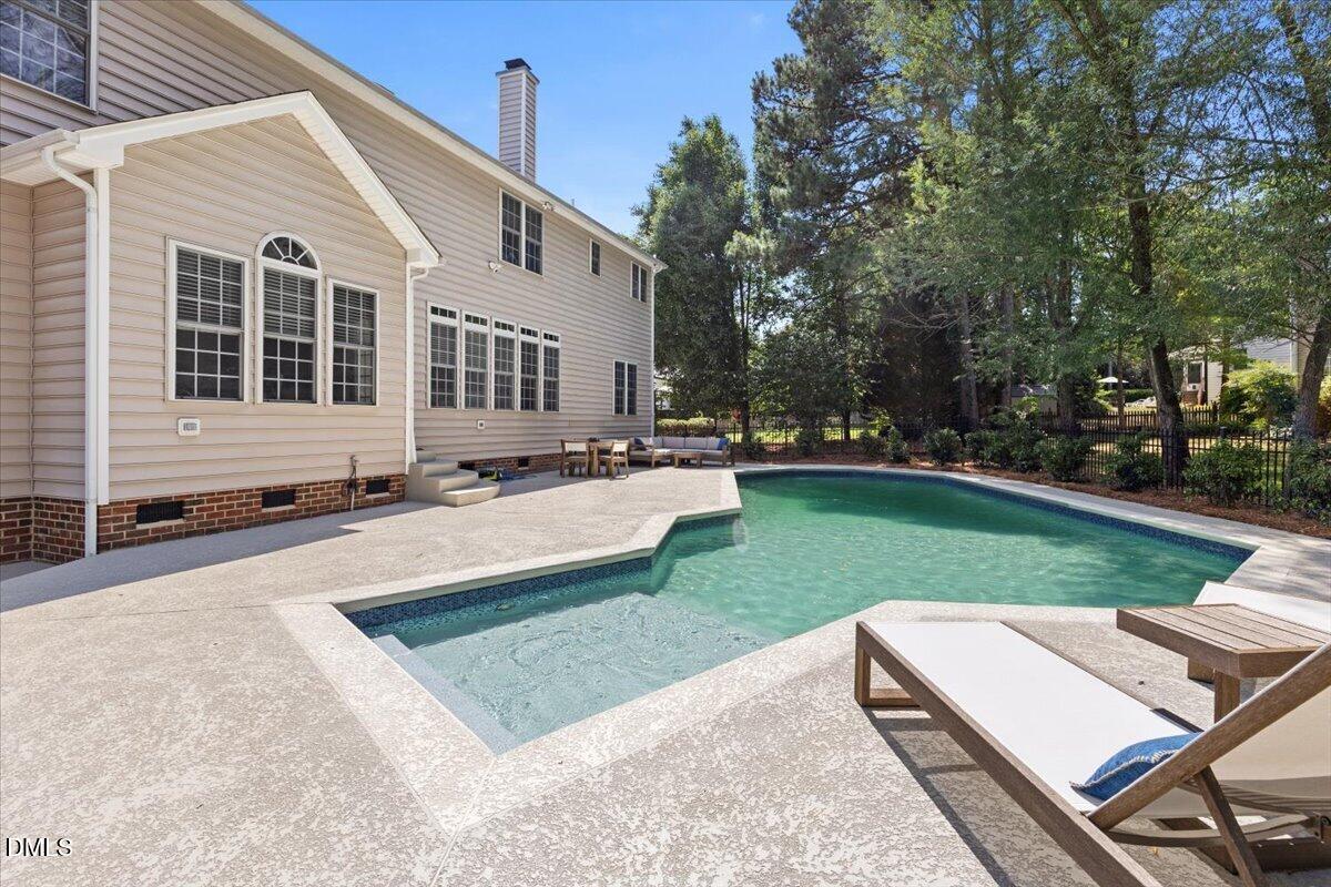 2817 Crystal Oaks Lane