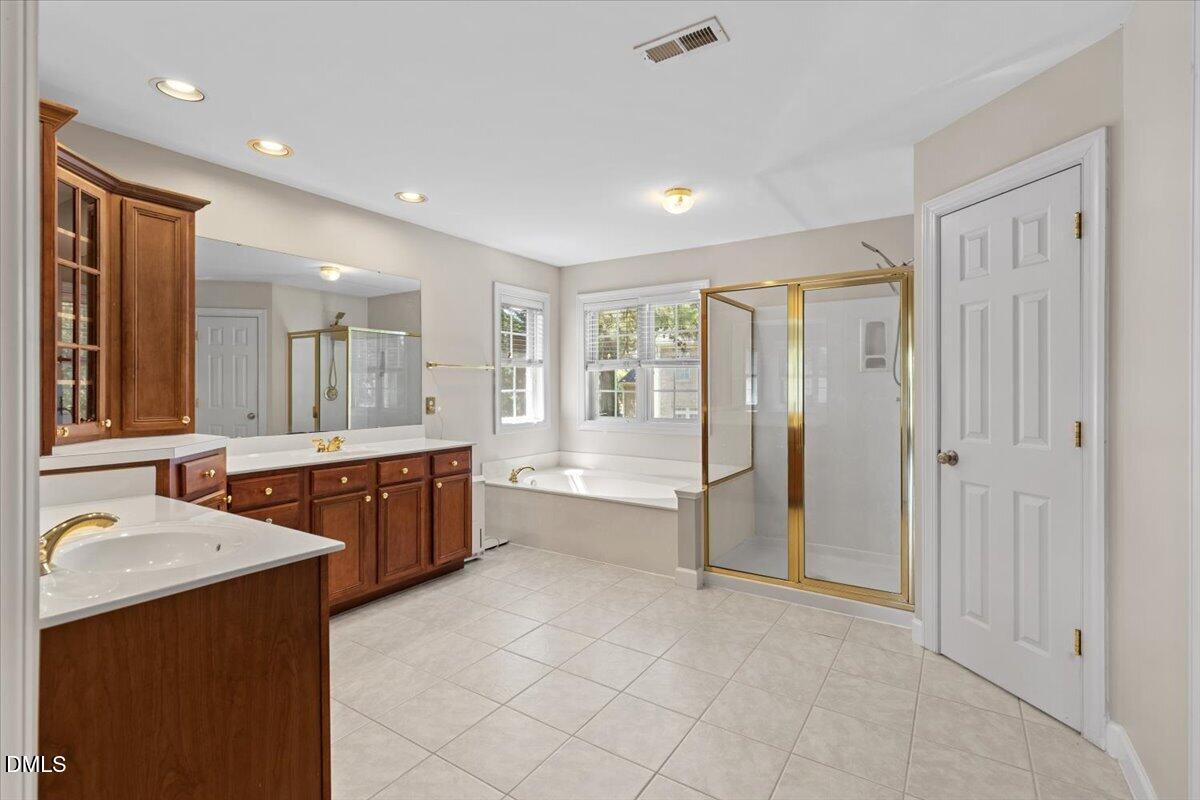 2817 Crystal Oaks Lane