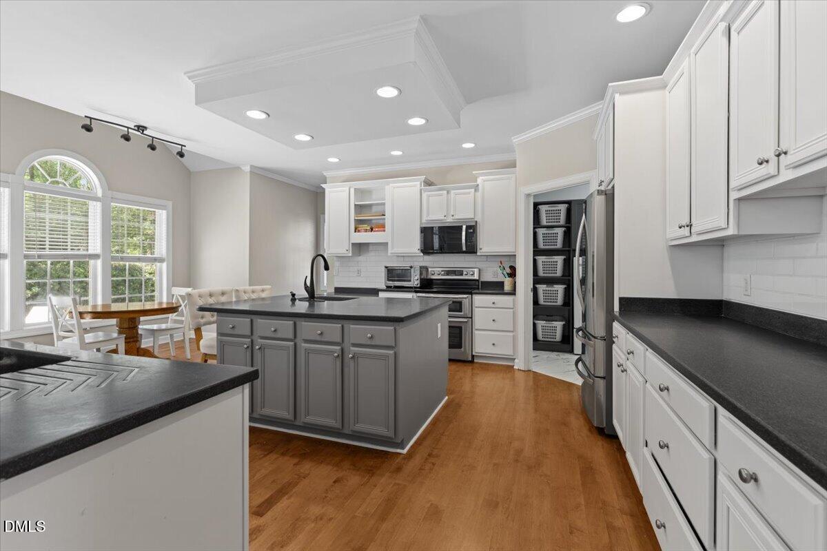 2817 Crystal Oaks Lane