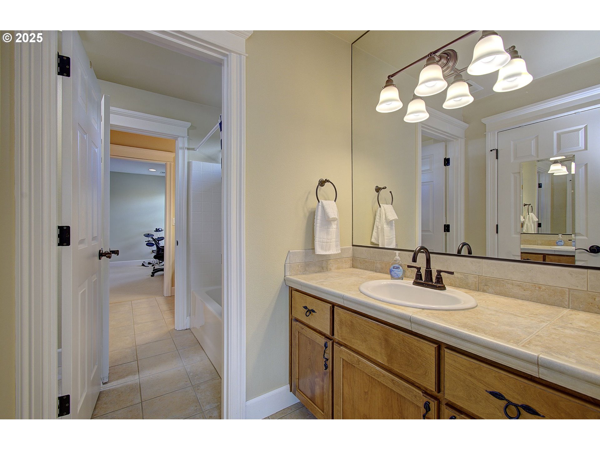 3313 NW Sierra