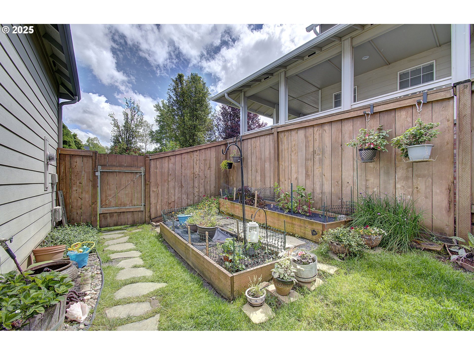 3313 NW Sierra