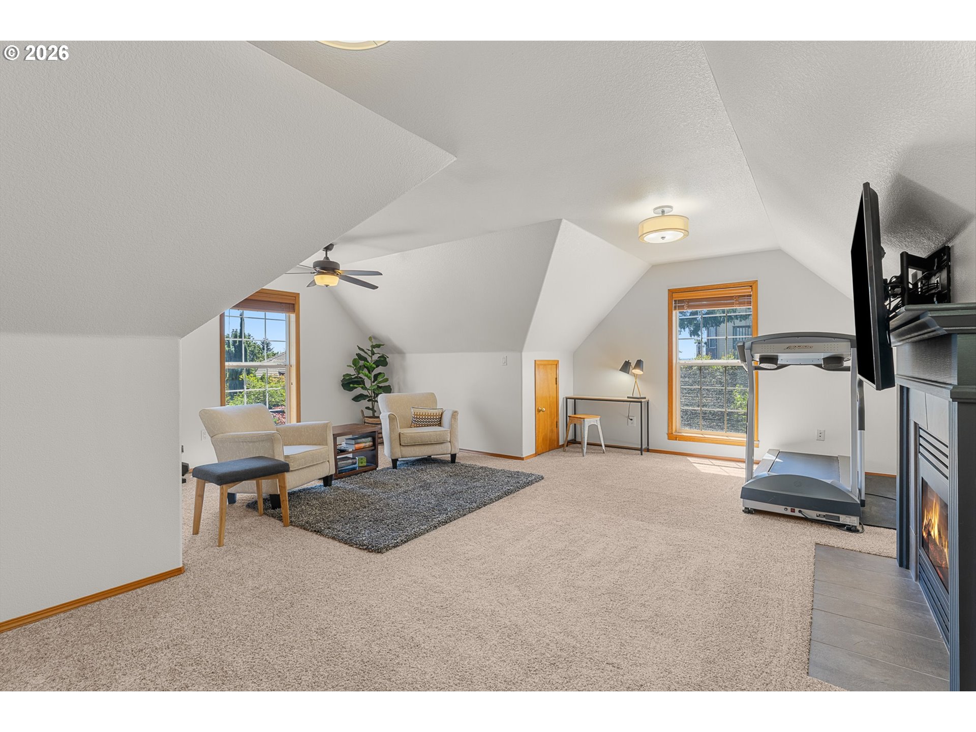 639 NW FREMONT ST