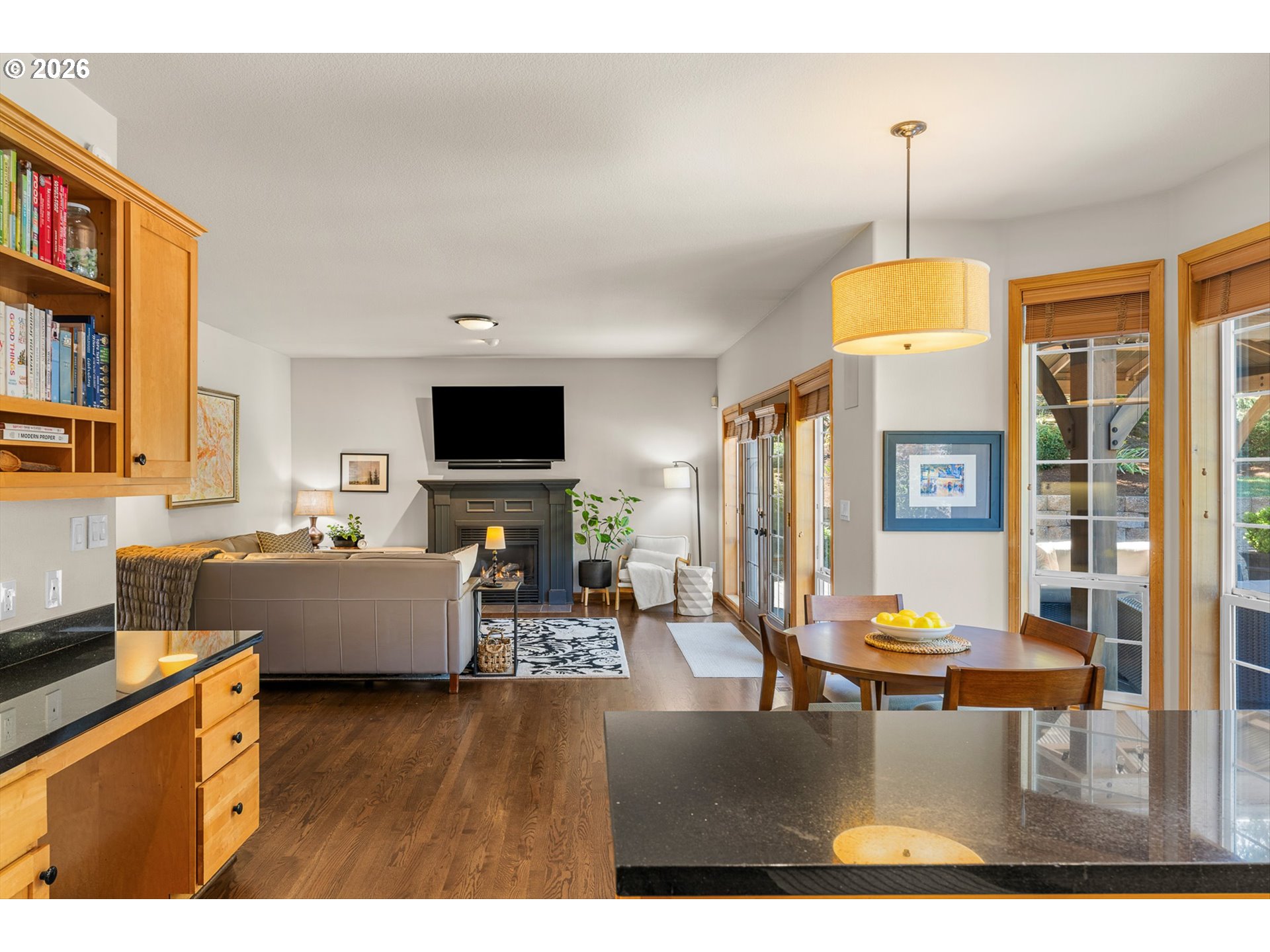 639 NW FREMONT ST