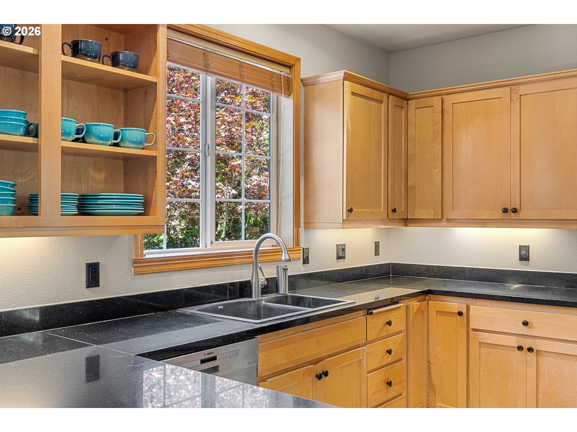 639 NW FREMONT ST