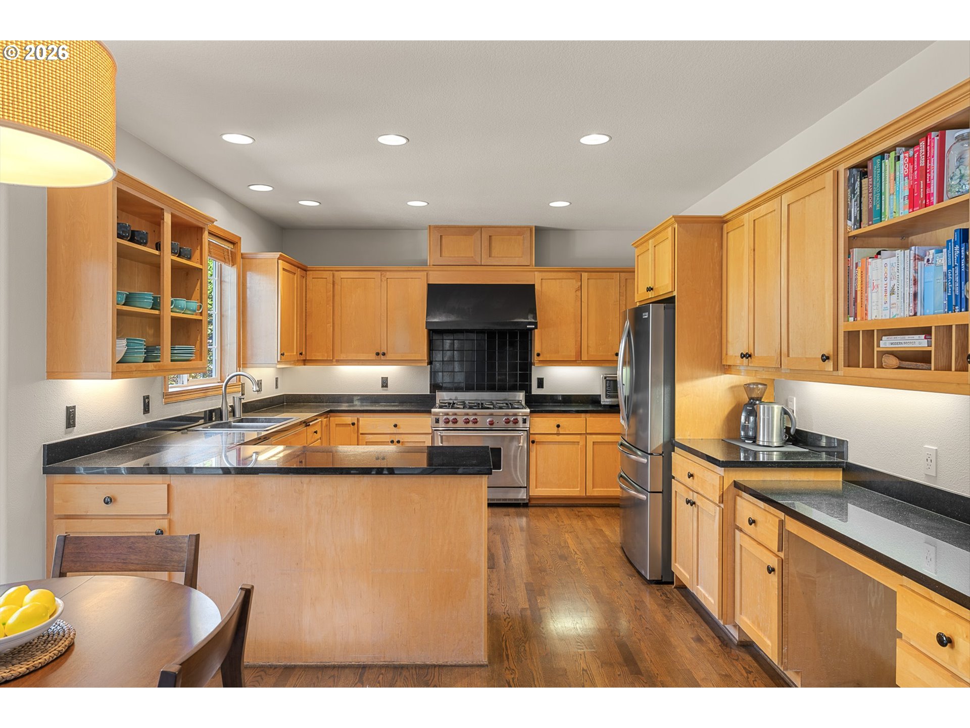 639 NW FREMONT ST
