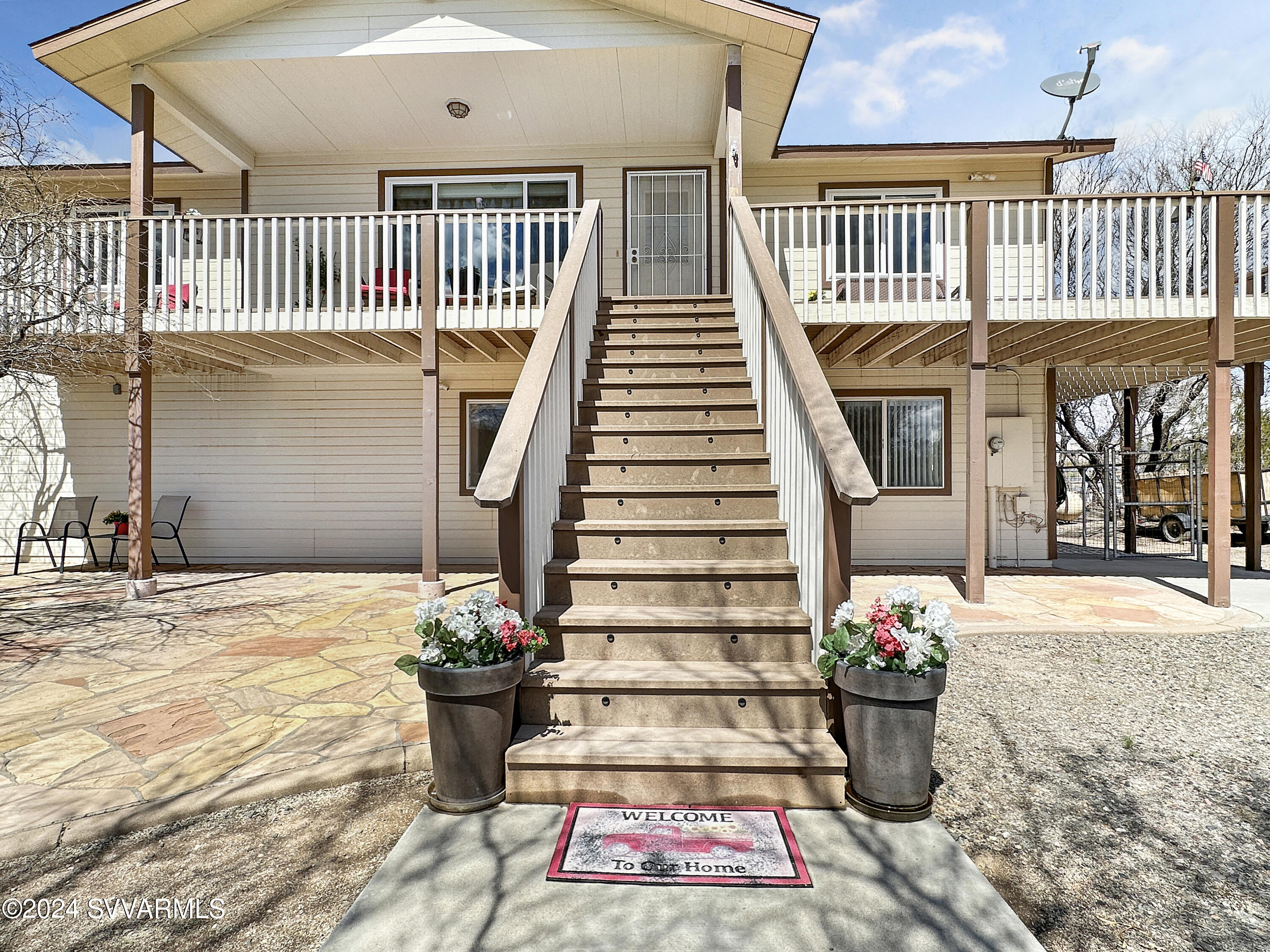 960 E Stolen Boulevard