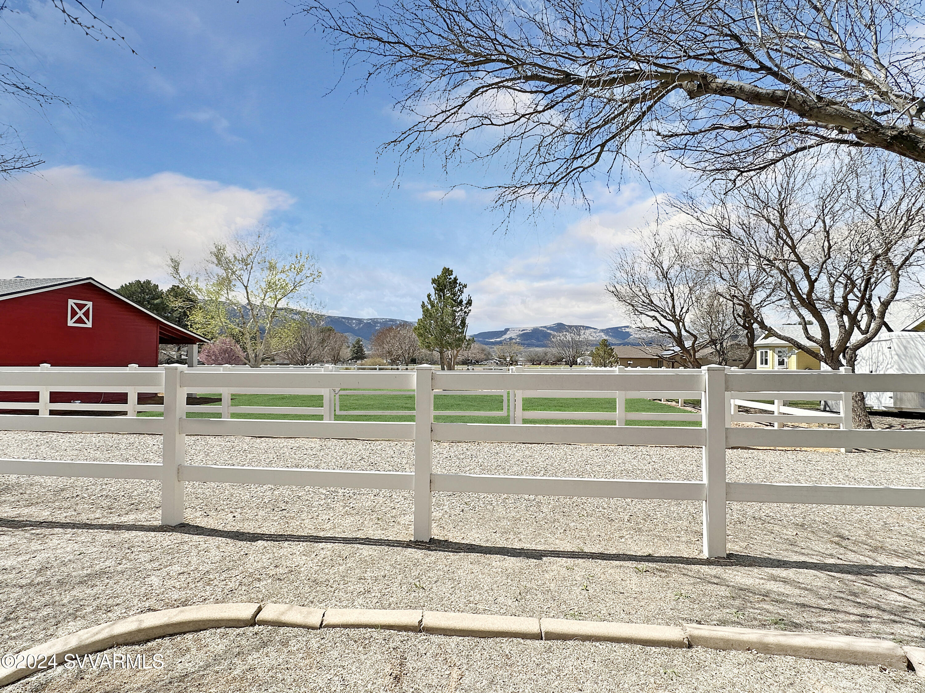 960 E Stolen Boulevard