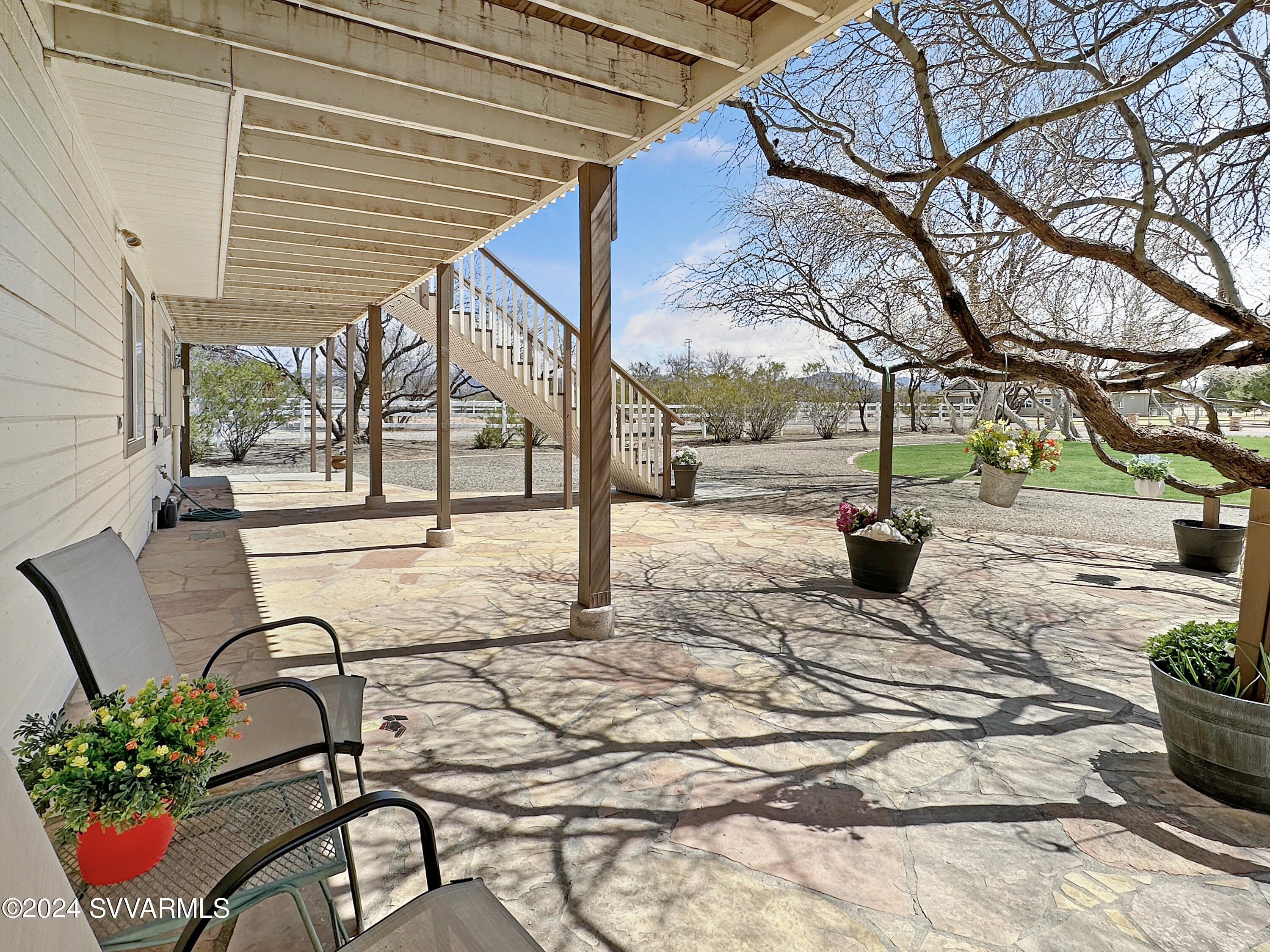 960 E Stolen Boulevard