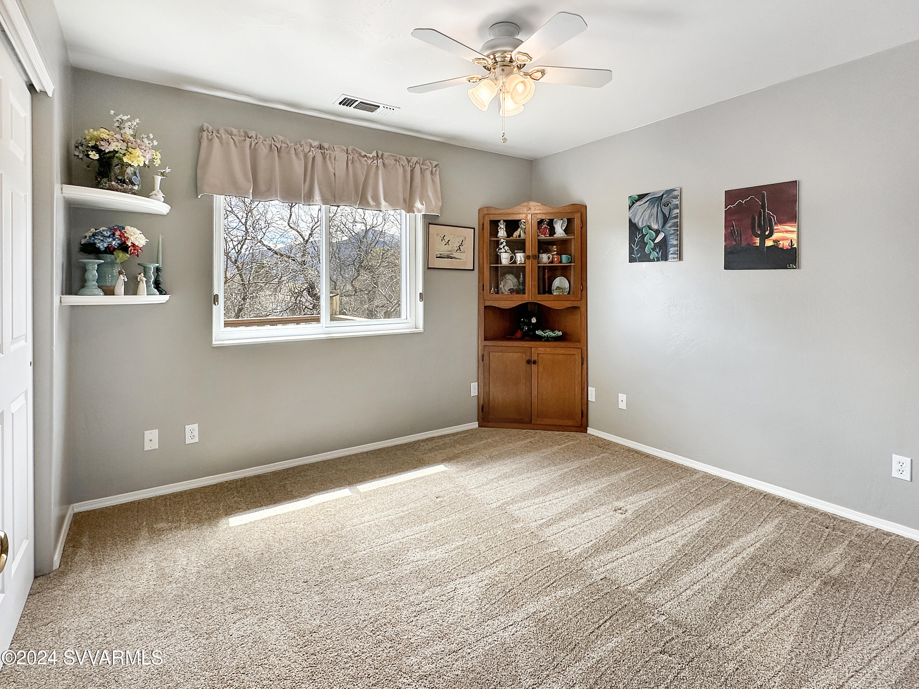 960 E Stolen Boulevard