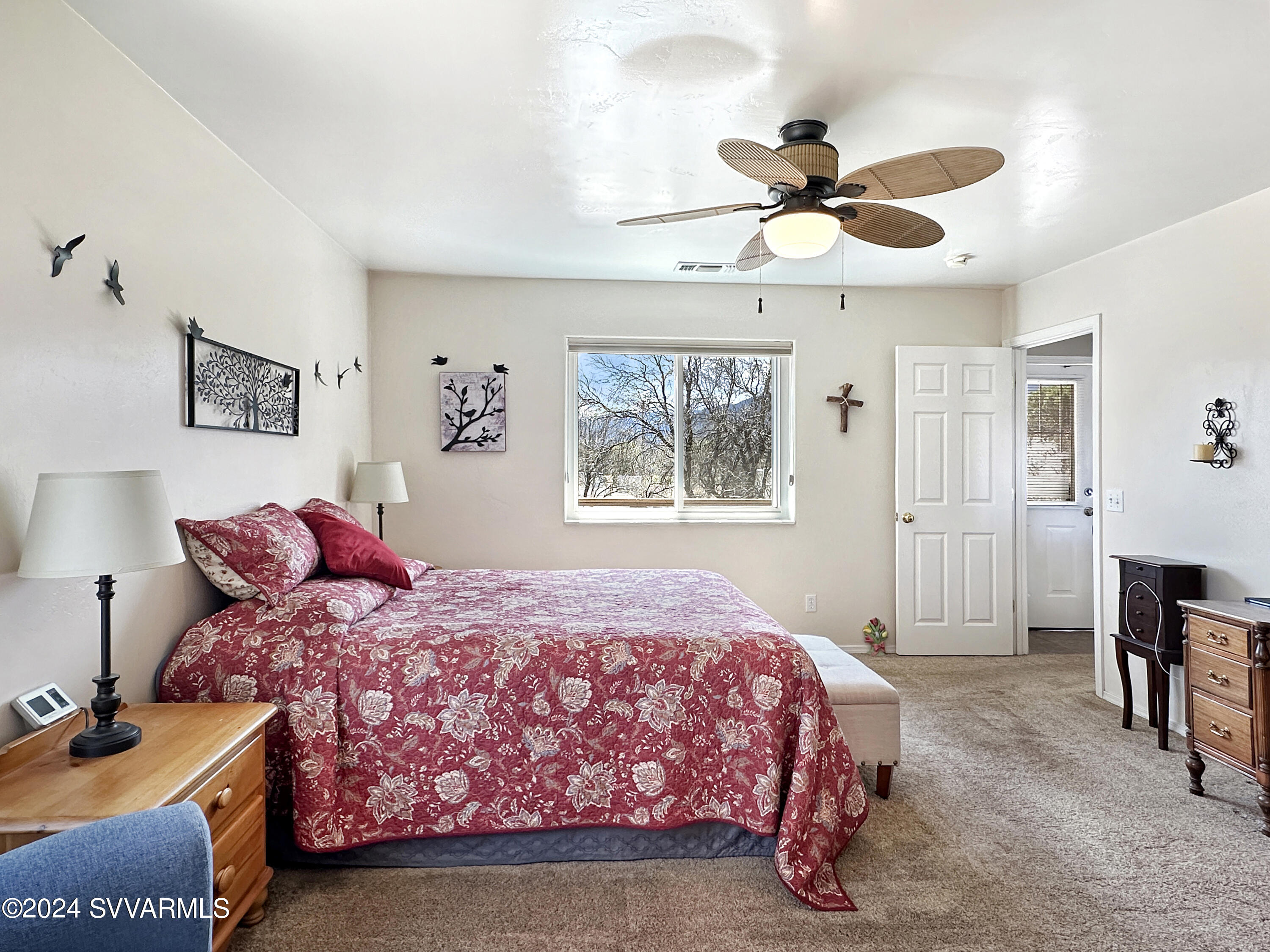 960 E Stolen Boulevard