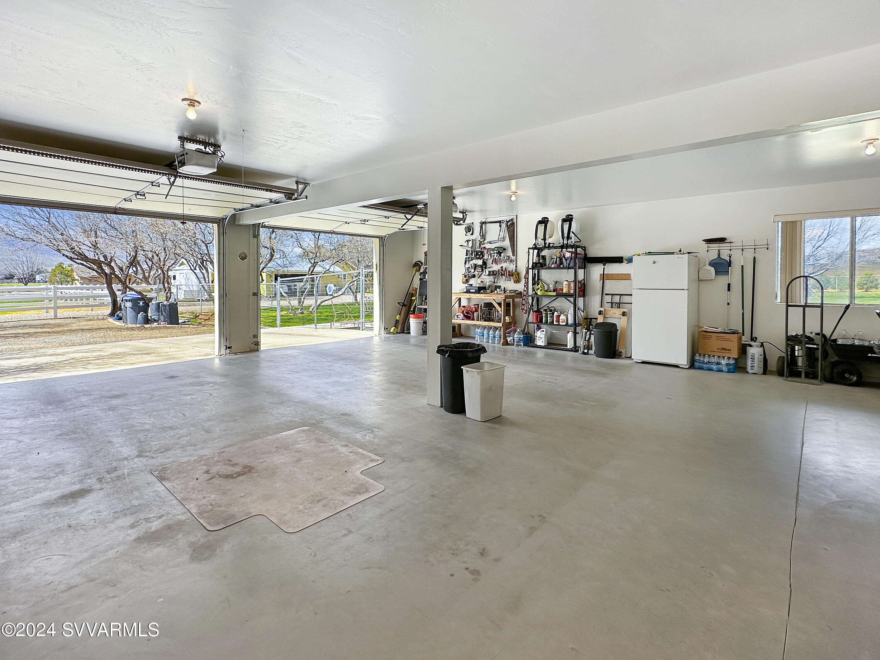 960 E Stolen Boulevard