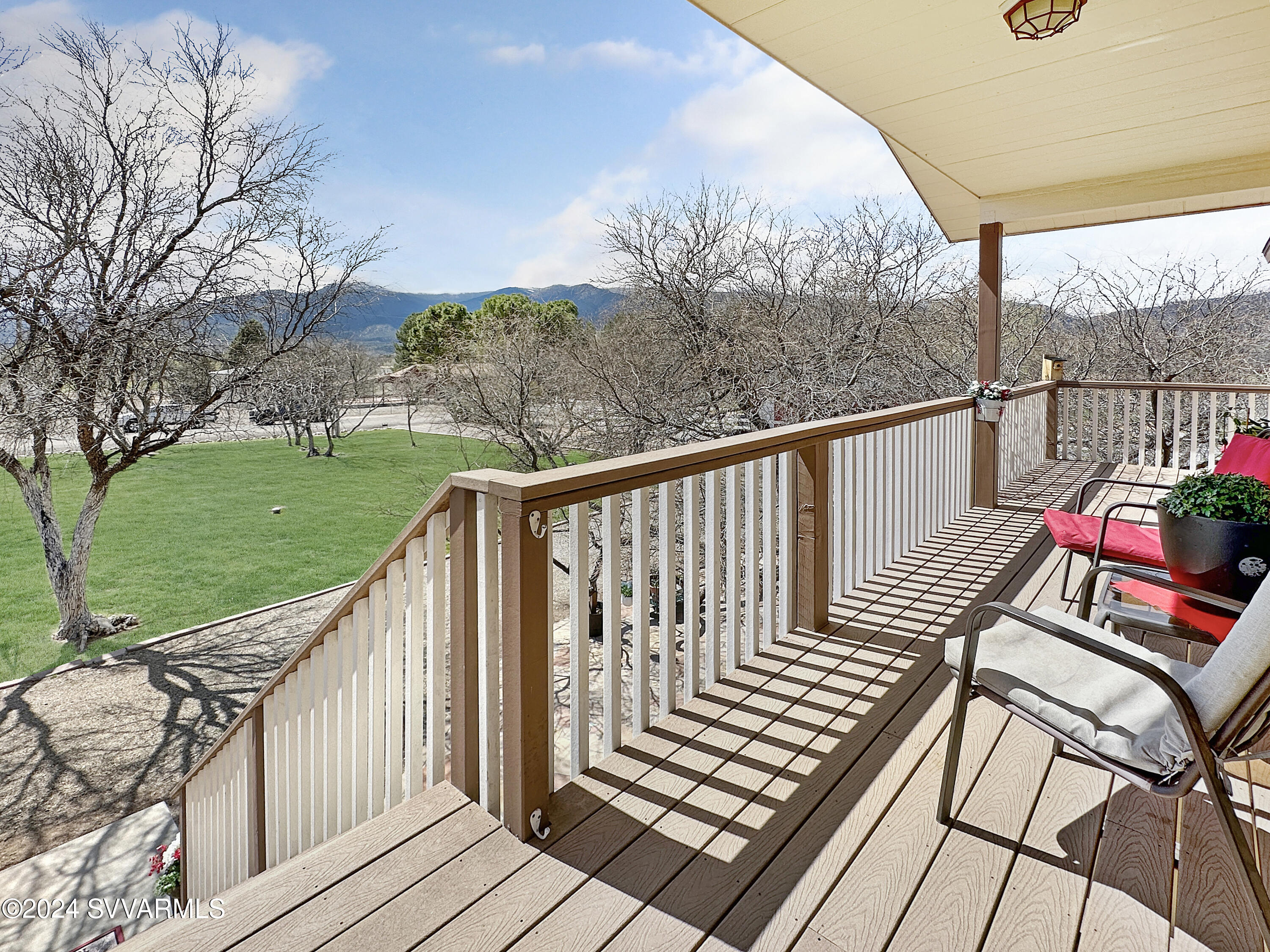 960 E Stolen Boulevard