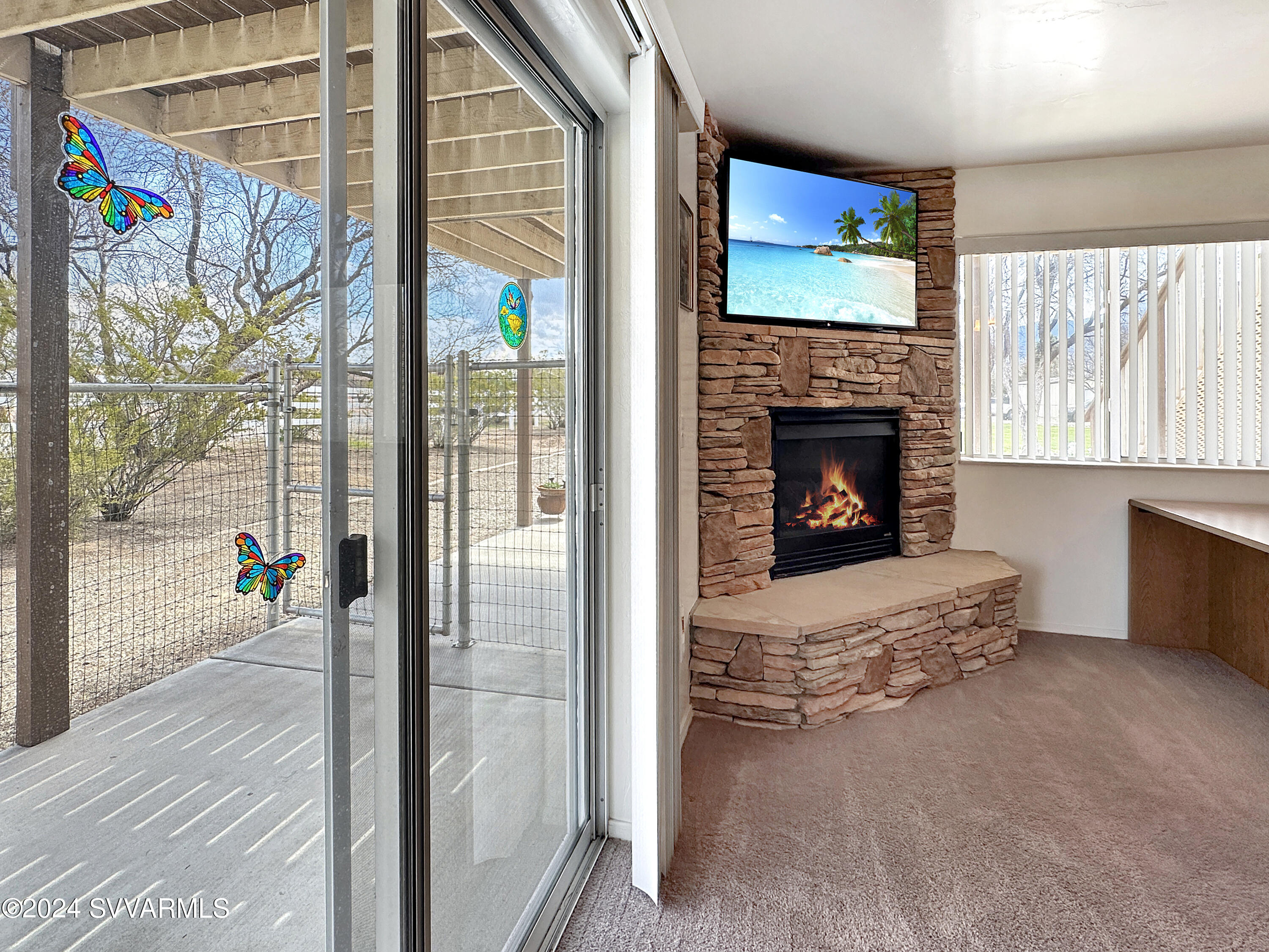 960 E Stolen Boulevard